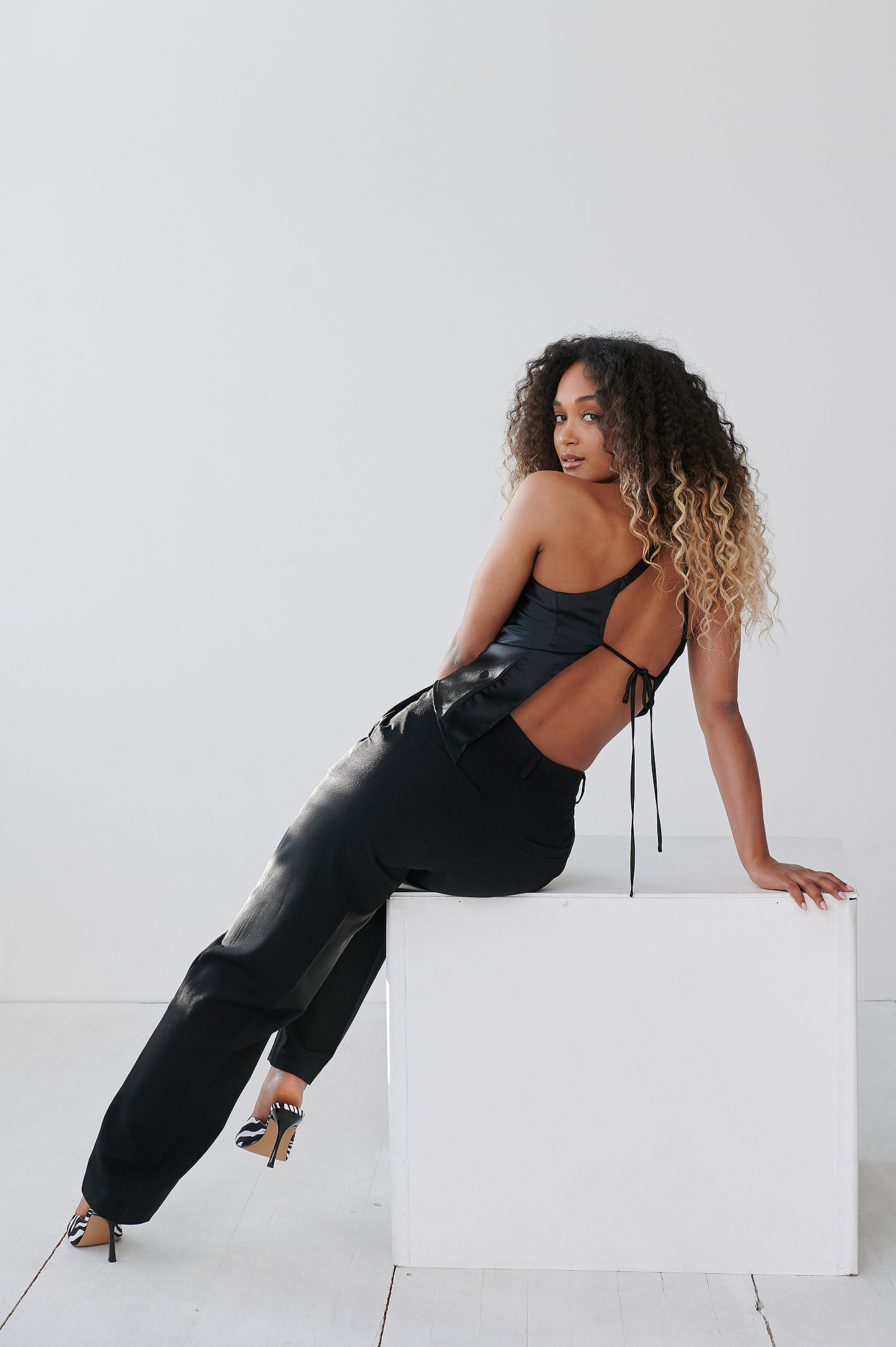 Black Haut Court À Une Épaule