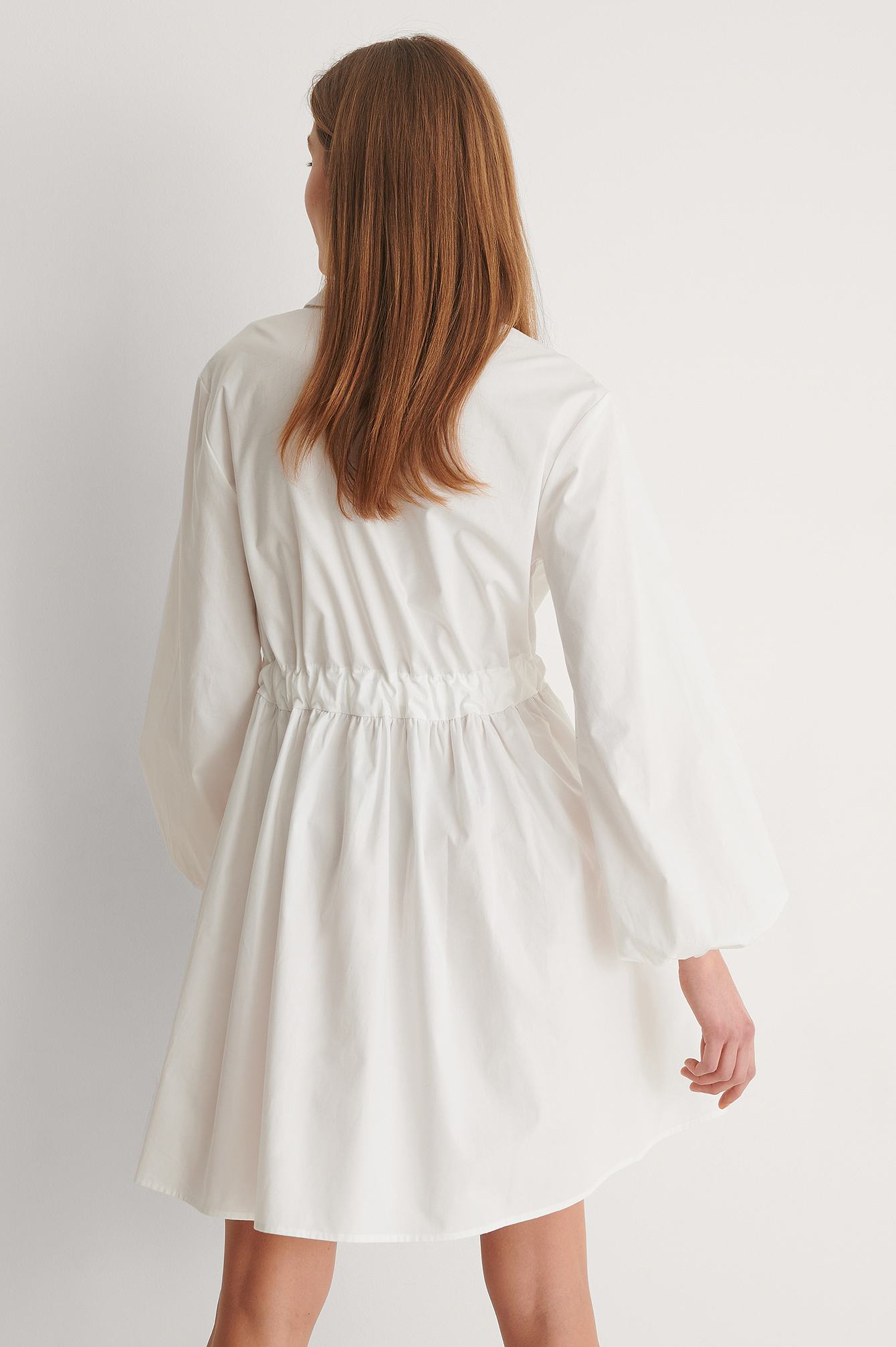 robe courte ajustée