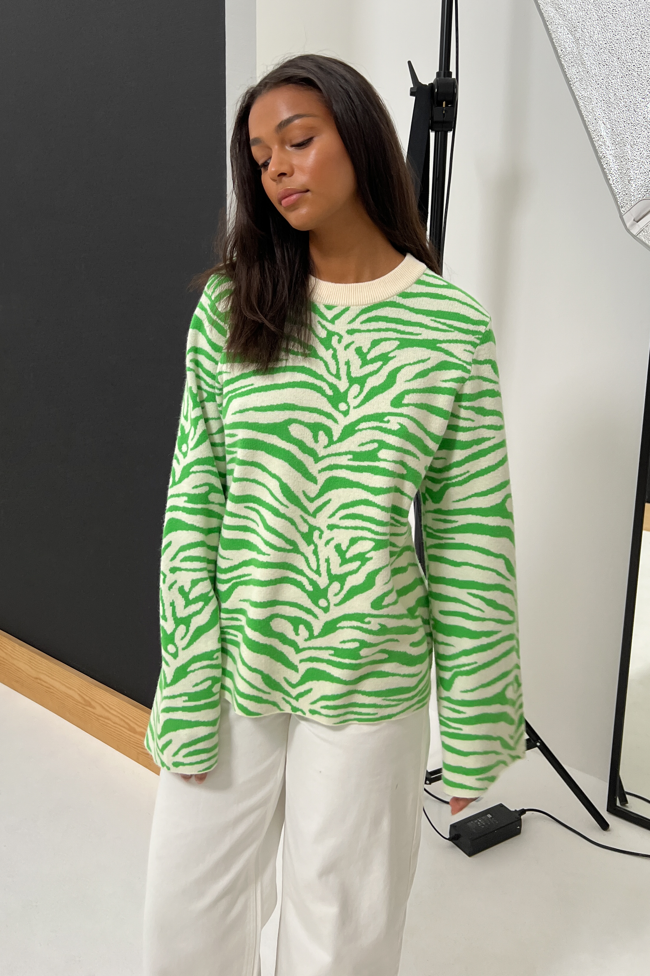 White/Green Print Pull en maille à manches larges