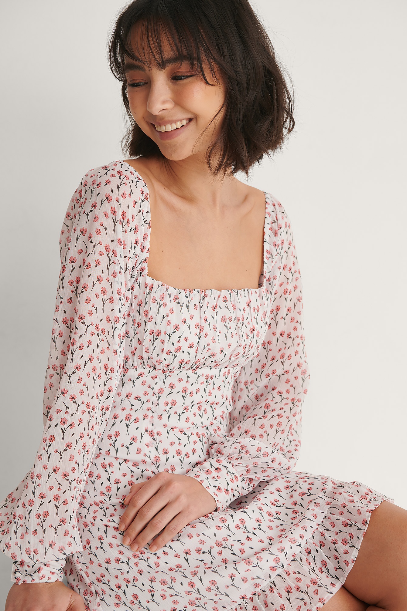 Red Flower Robe À Manches Longues Froncée