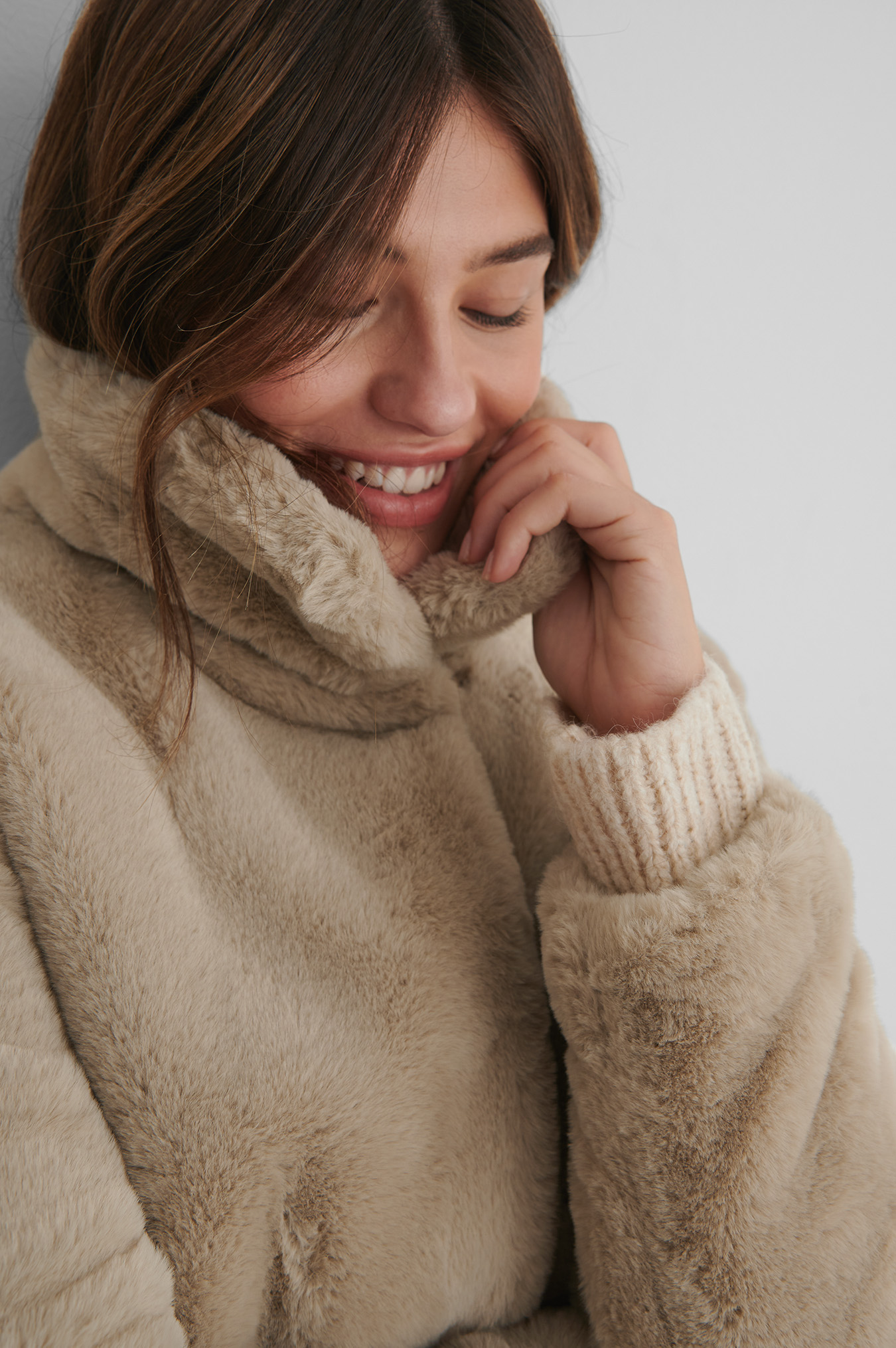 Light Beige Veste Courte En Fourrure