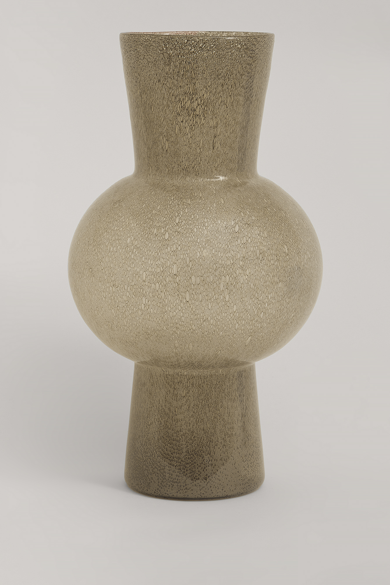 Mud Grey Vase boule cylindrique