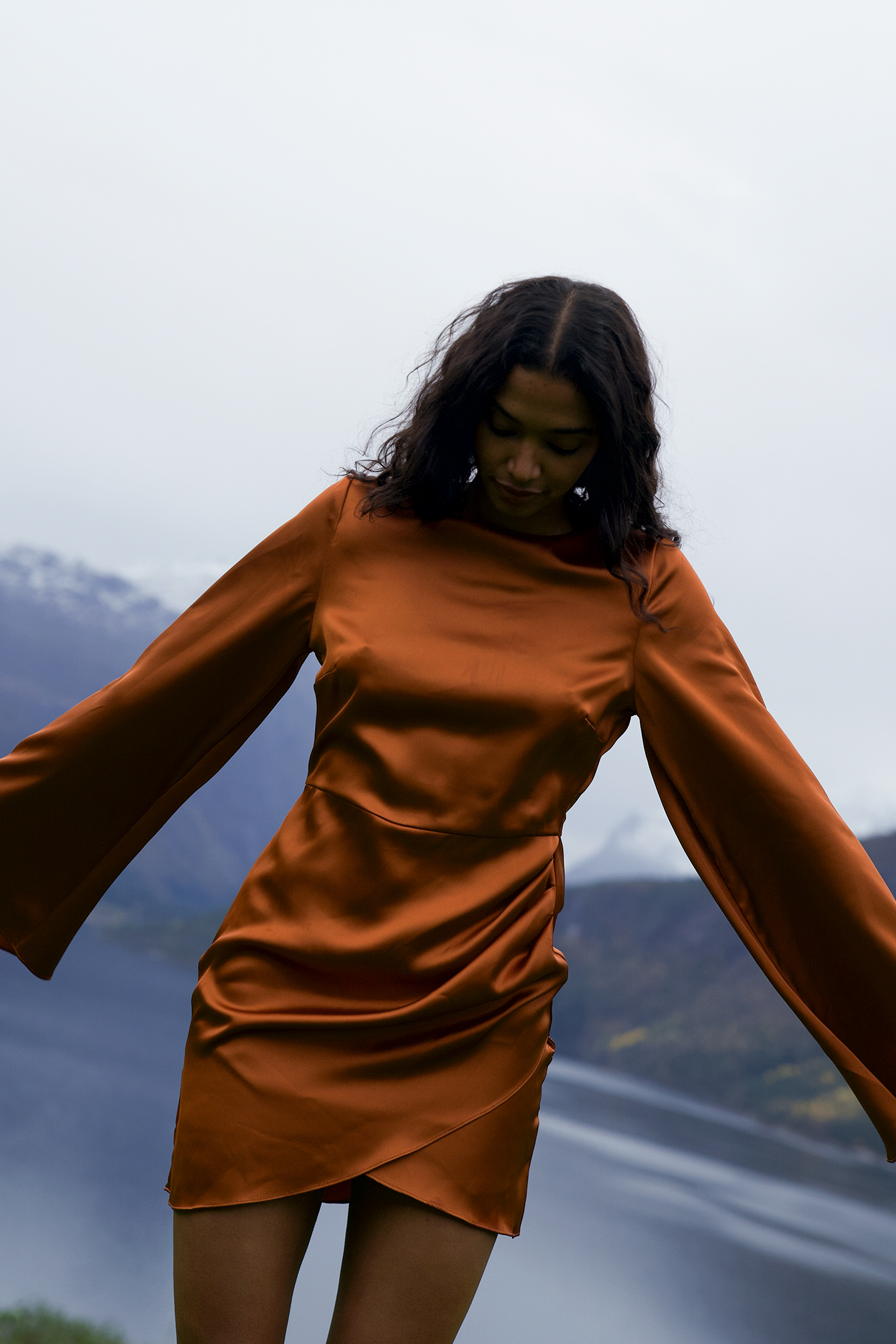 Robe boutonnée à manches longues Nanushka en coloris Orange Femme Vêtements Robes Robes courtes et mini 