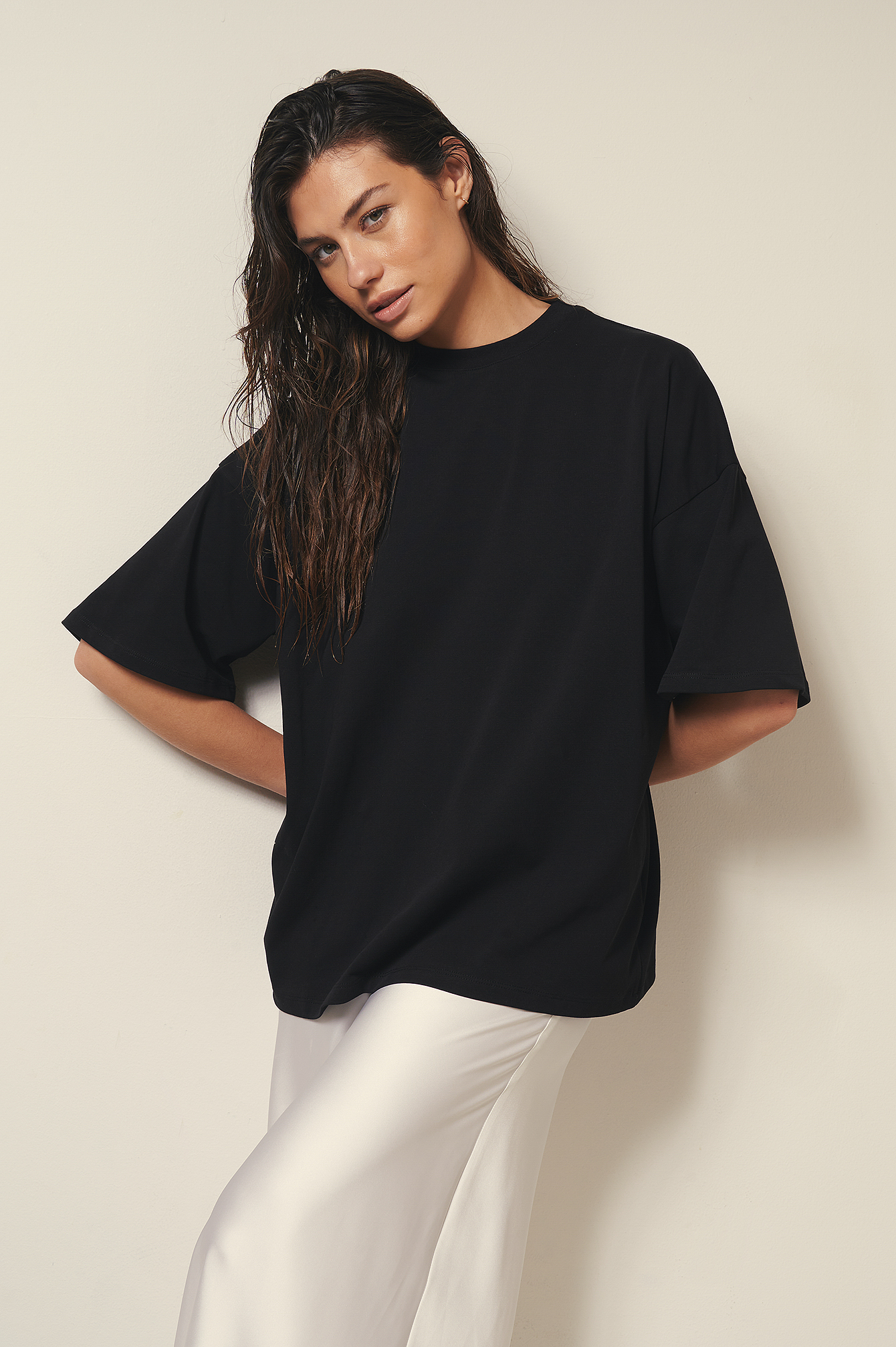 Black Josefine HJ x NA-KD T-shirt carré en coton épais biologique