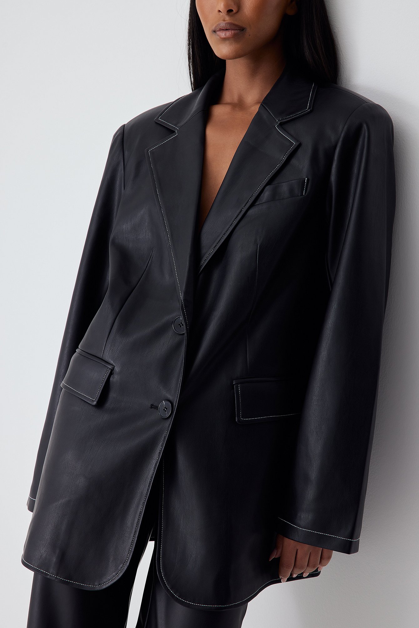 Blazer oversize en simili cuir à coutures contrastantes Noir