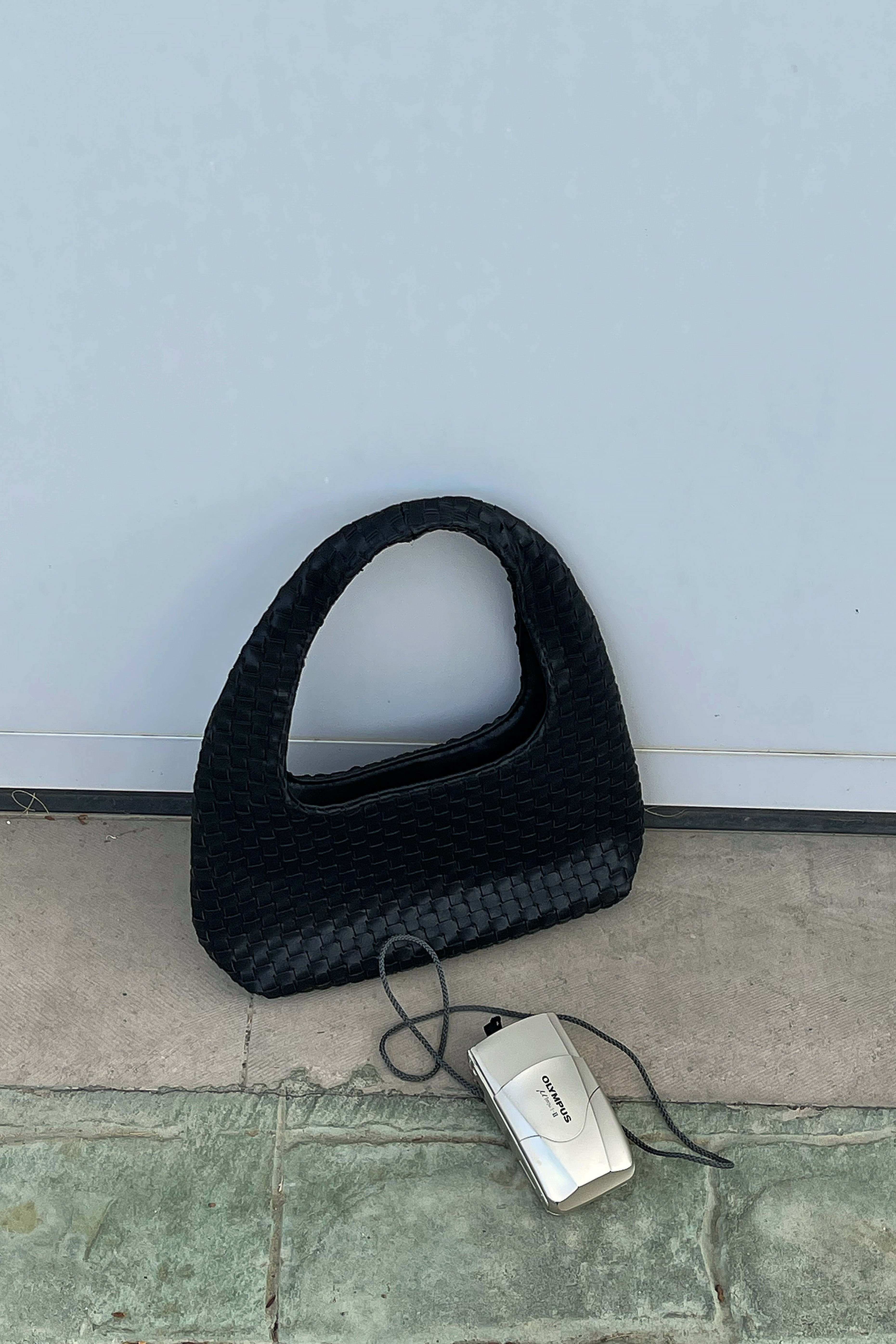 Black Mini sac à bandoulière tressé