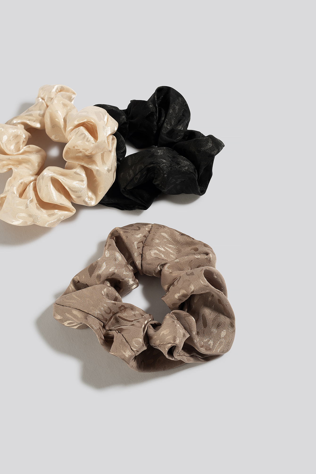 Mixed NA-KD Accessories 3-Pack Shiny Leo Scrunchies