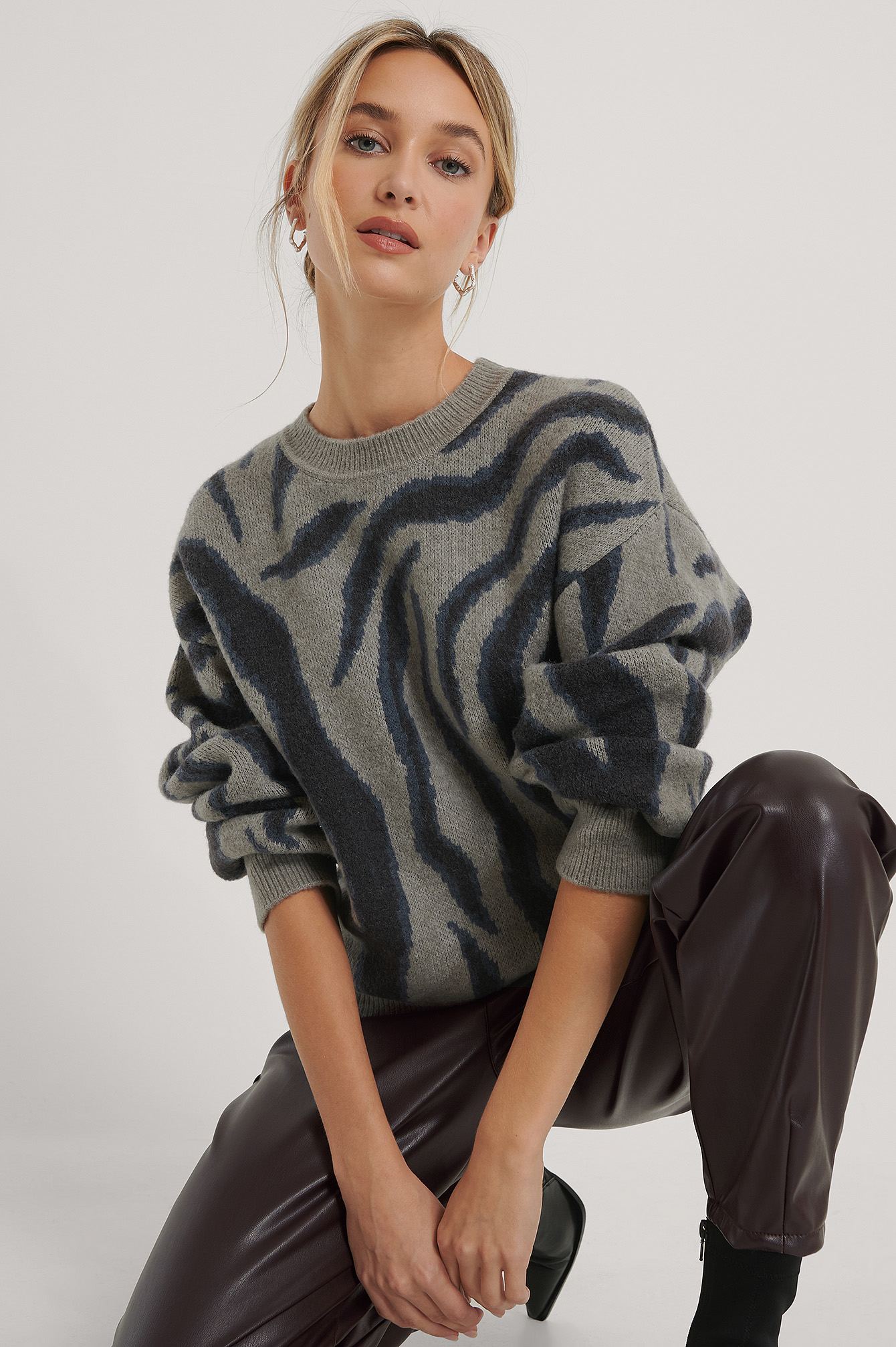 pull motif mouton zara - Main Image