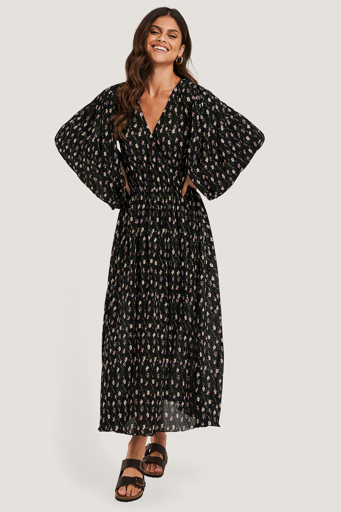 Black Flower Robe Cache-Coeur Structurée Et Manches Ballon