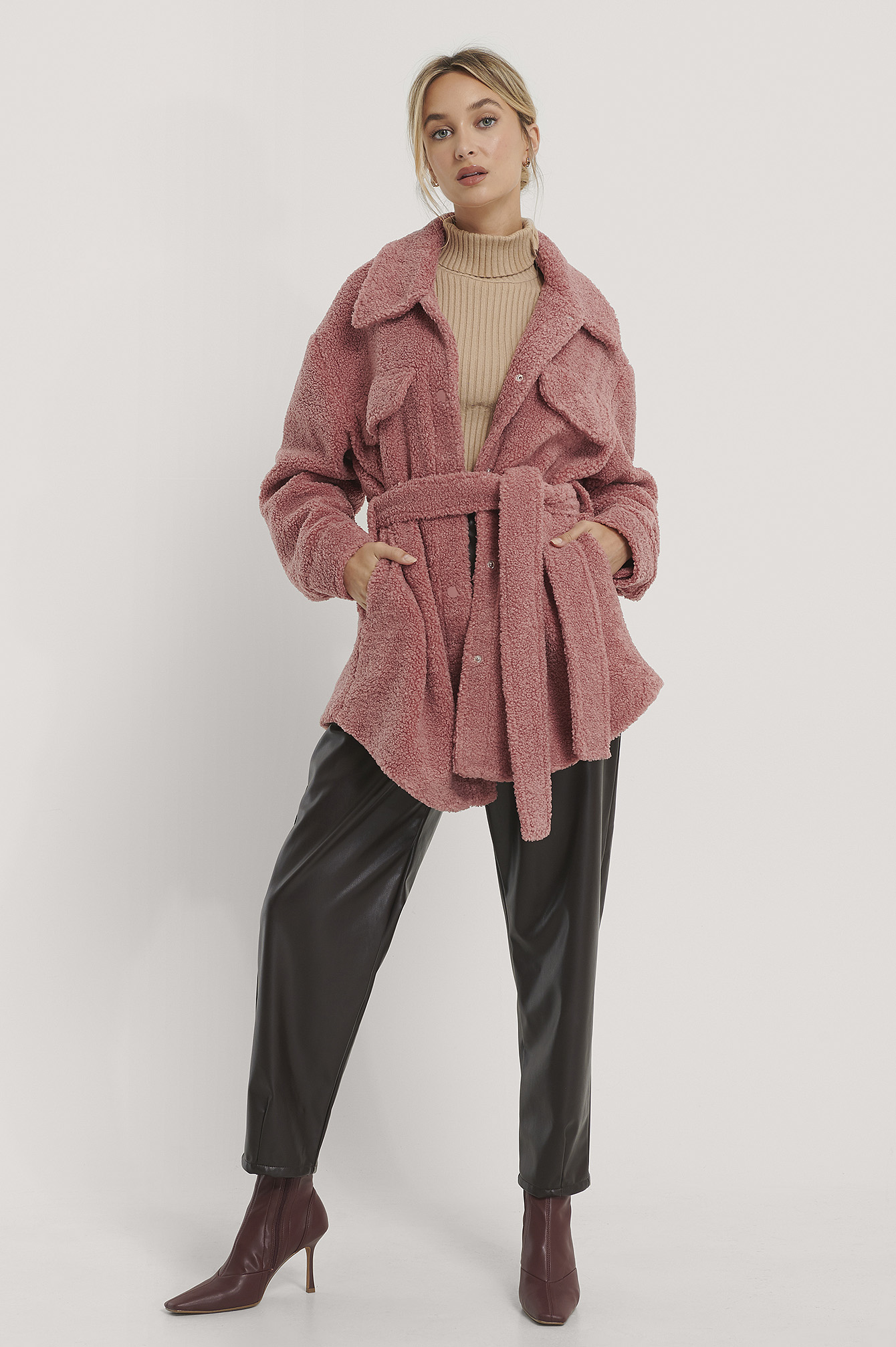 Dusty Pink Veste En Peluche À Ceinture