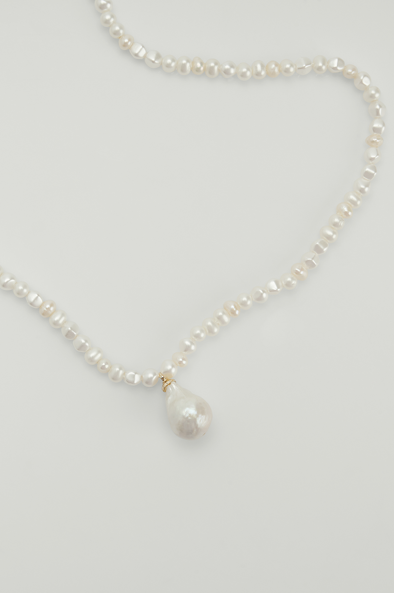 White Grand pendentif brillant en perles