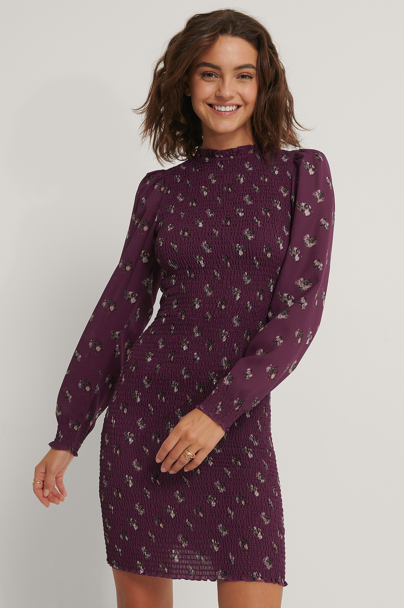 Dusty Flower Robe Moulante À Smocks