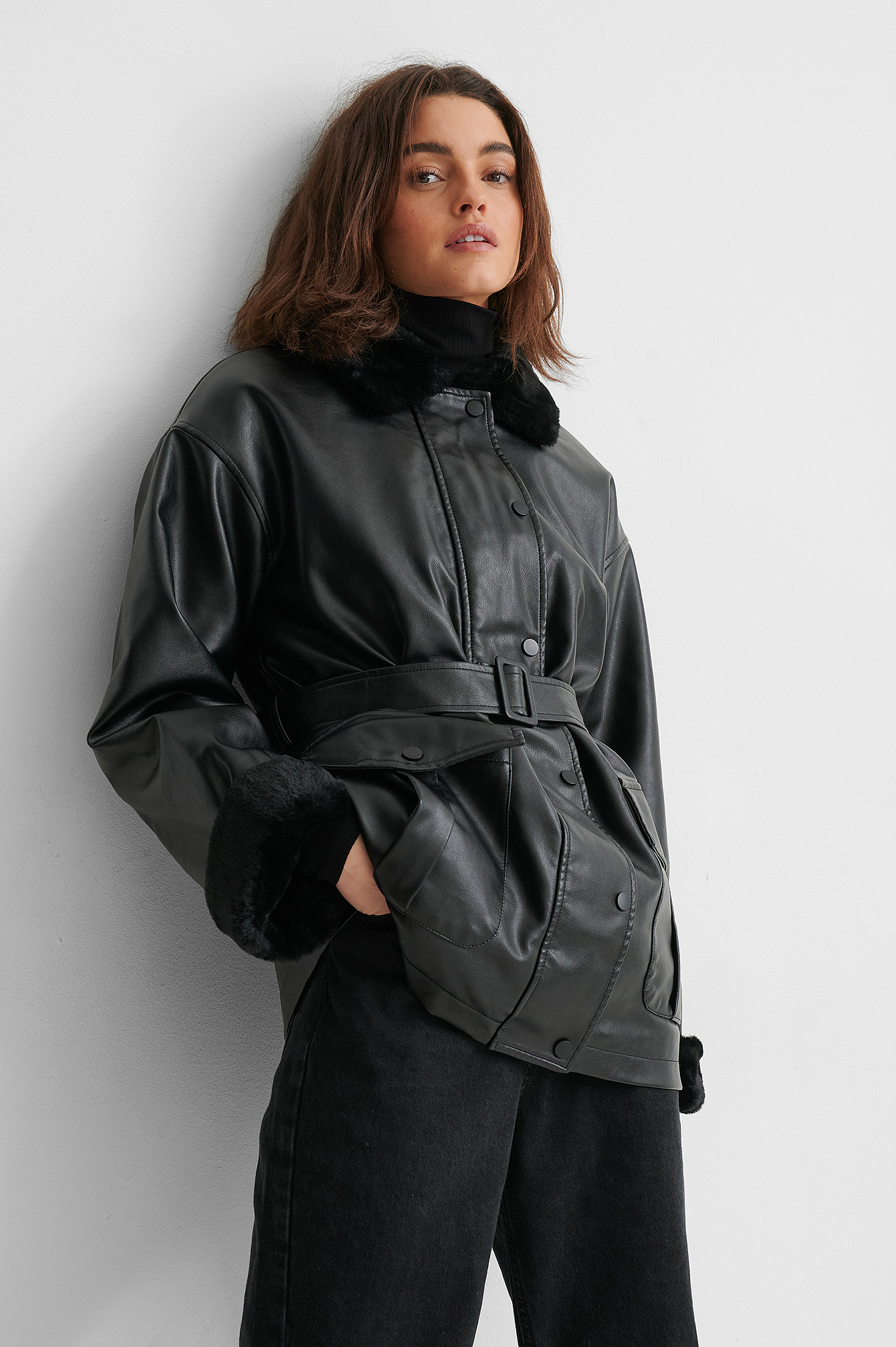 Black Veste En Fausse Fourrure