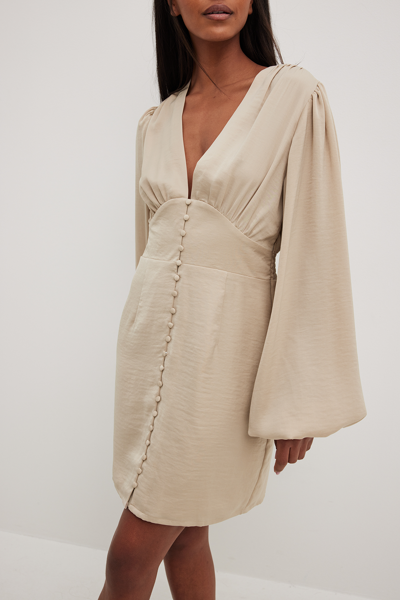 Robe courte boutonnée sur le devant Beige