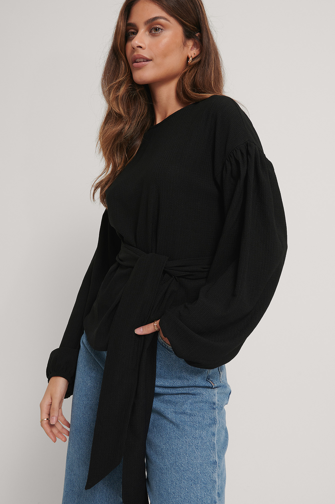 Black Haut Ceinturé À Manches Longues