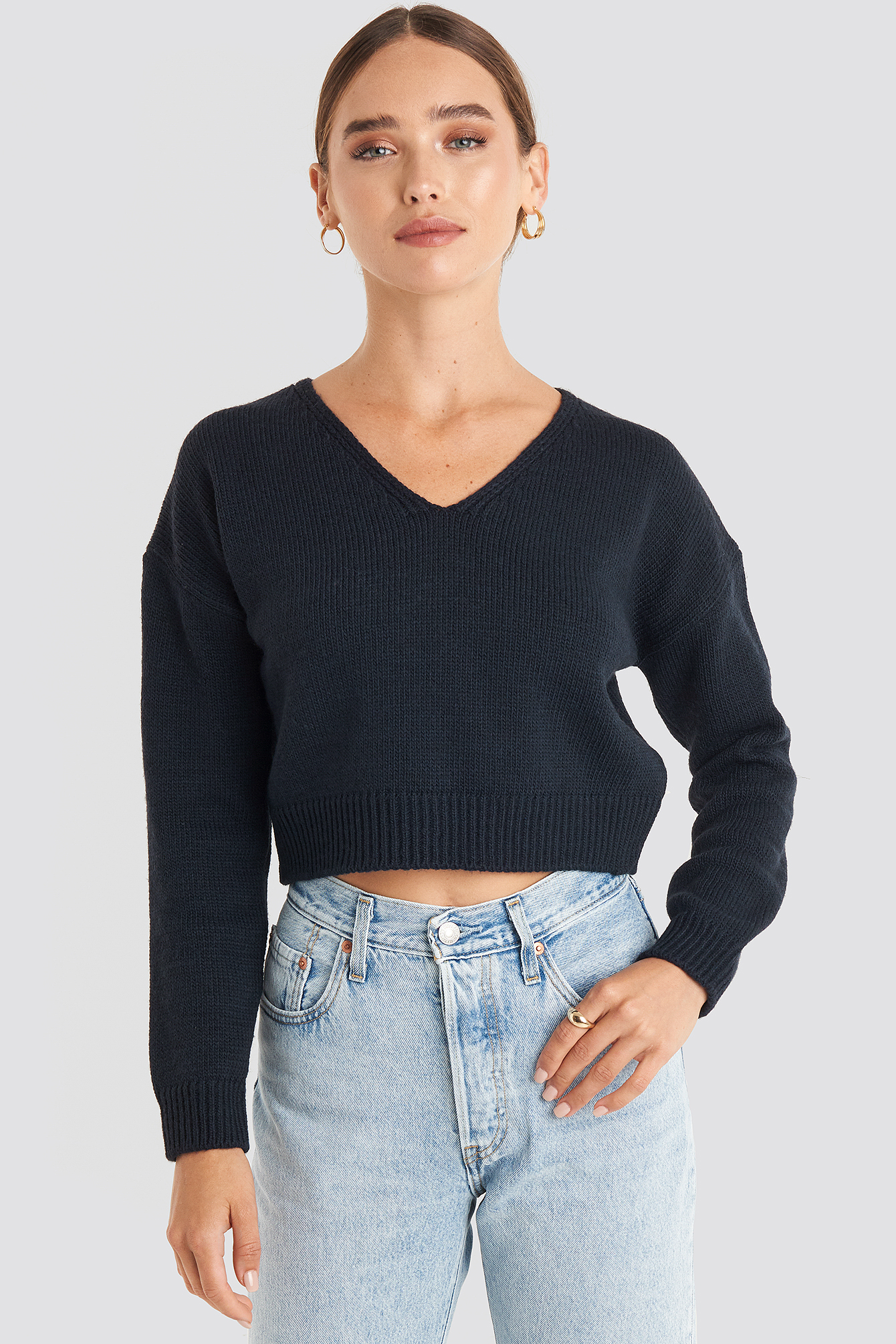Navy Cropped V-neck Knitted Sweater