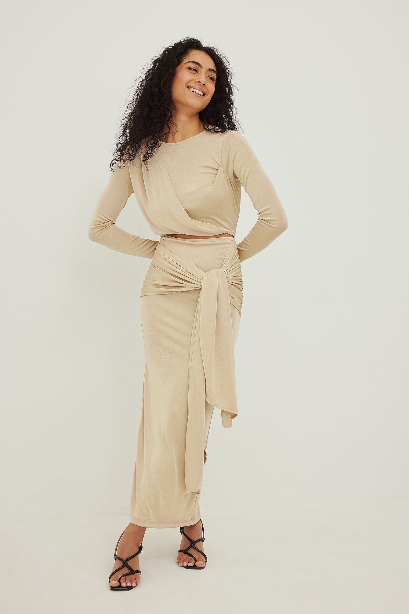 Robe longue drapée à découpes recyclée Beige