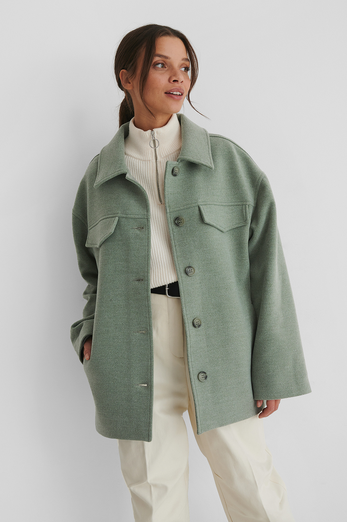 Green Manteau Court