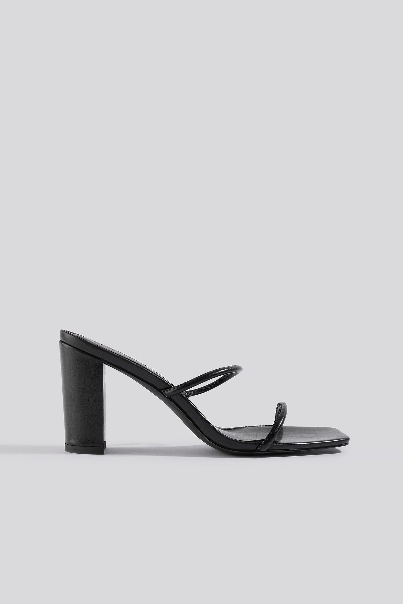 Elastic Strap Heels Noir NAKD