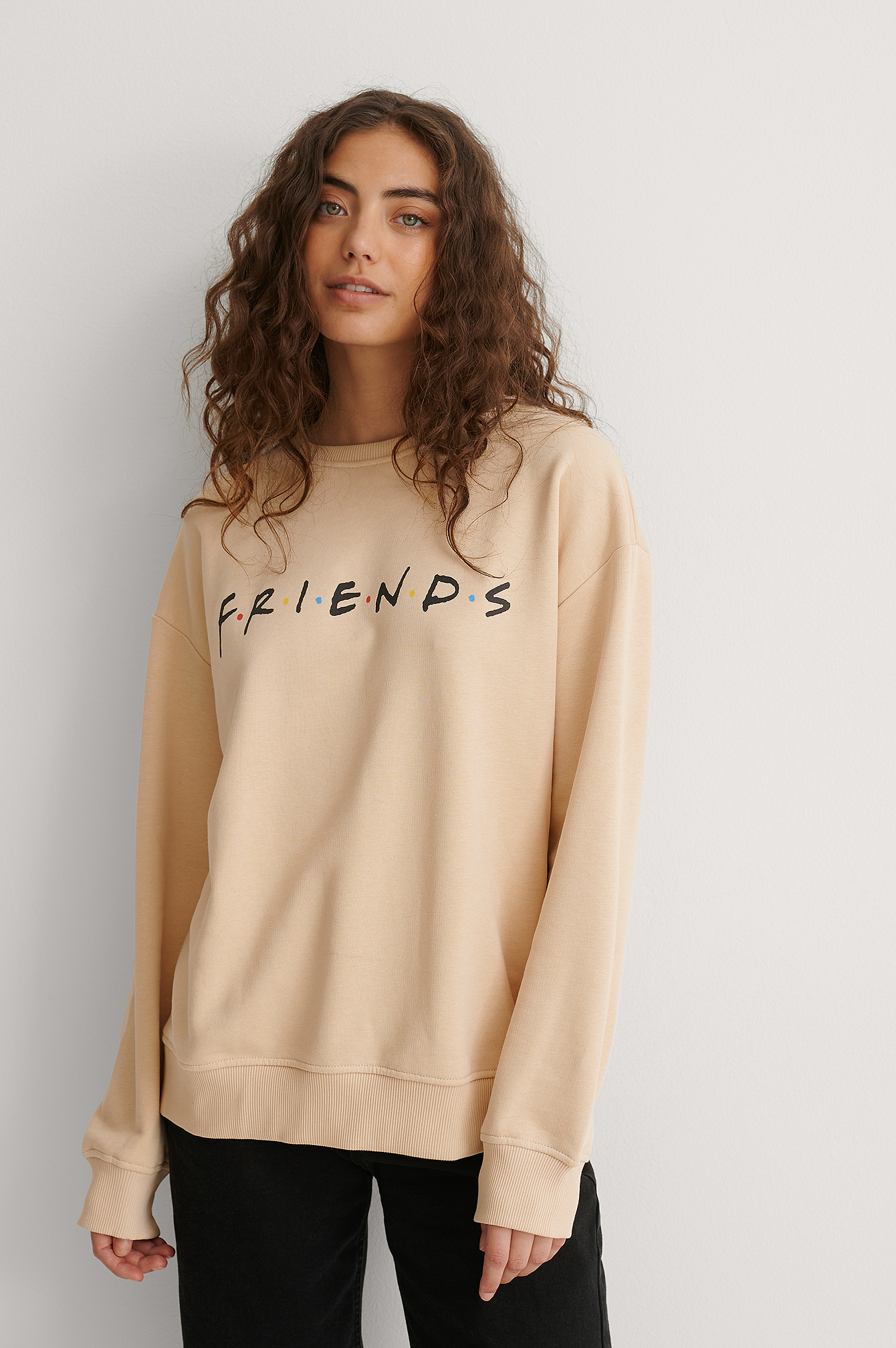 Beige Friends Oversize Pull Imprimé