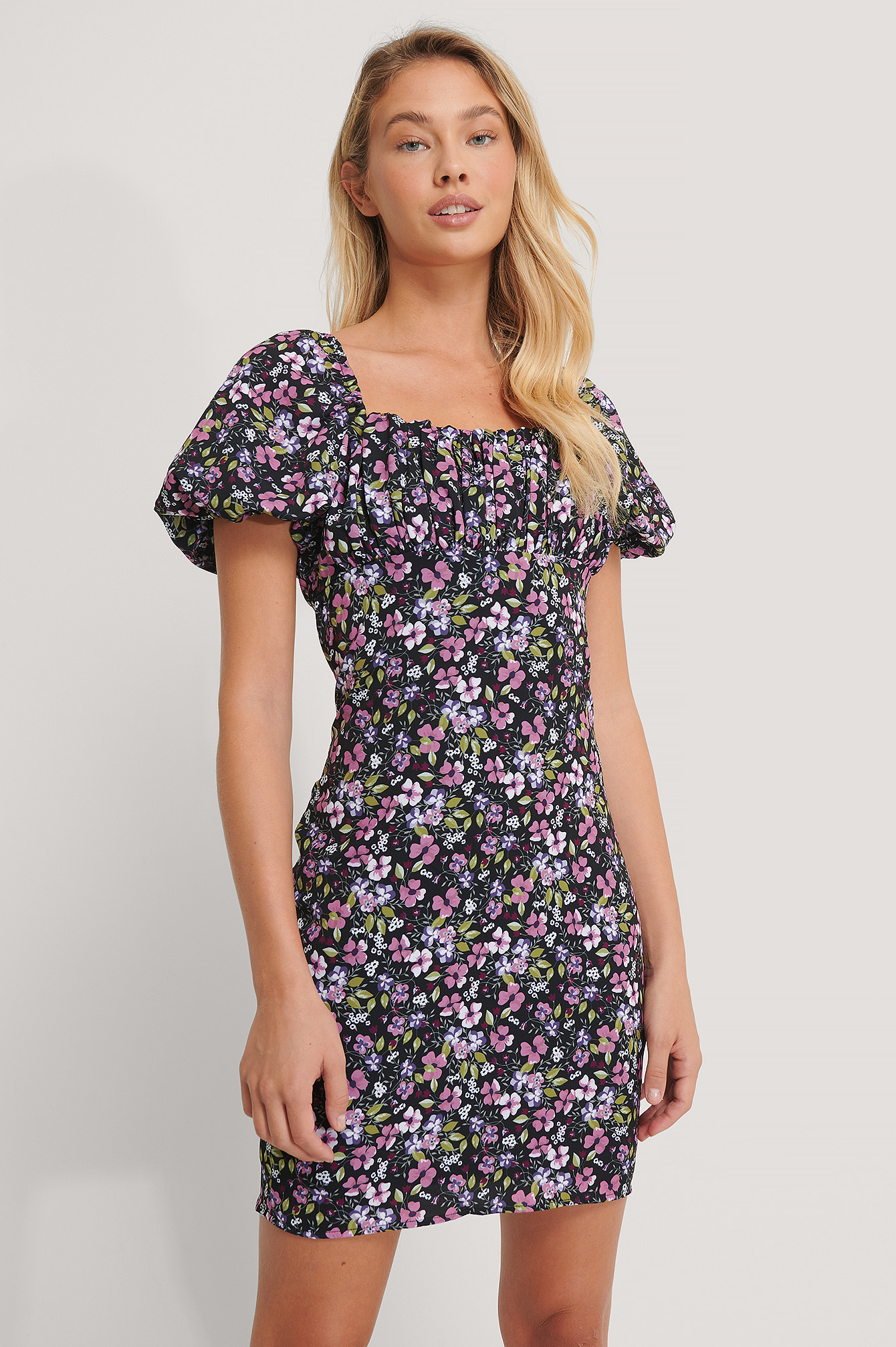 Purple Flower Robe À Fronces Sur Le Devant