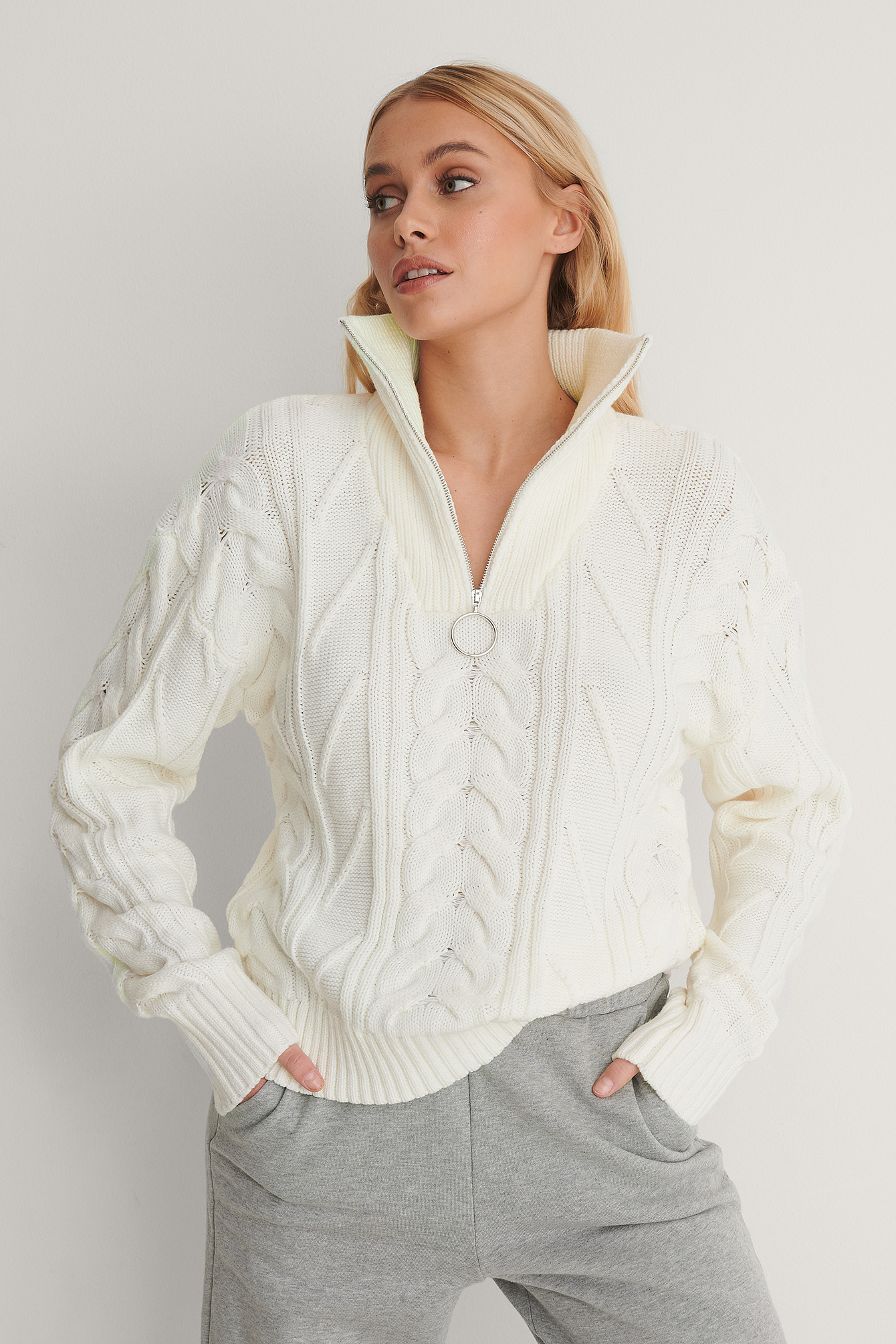 White Pull En Maille Torsadée Semi-Zippé