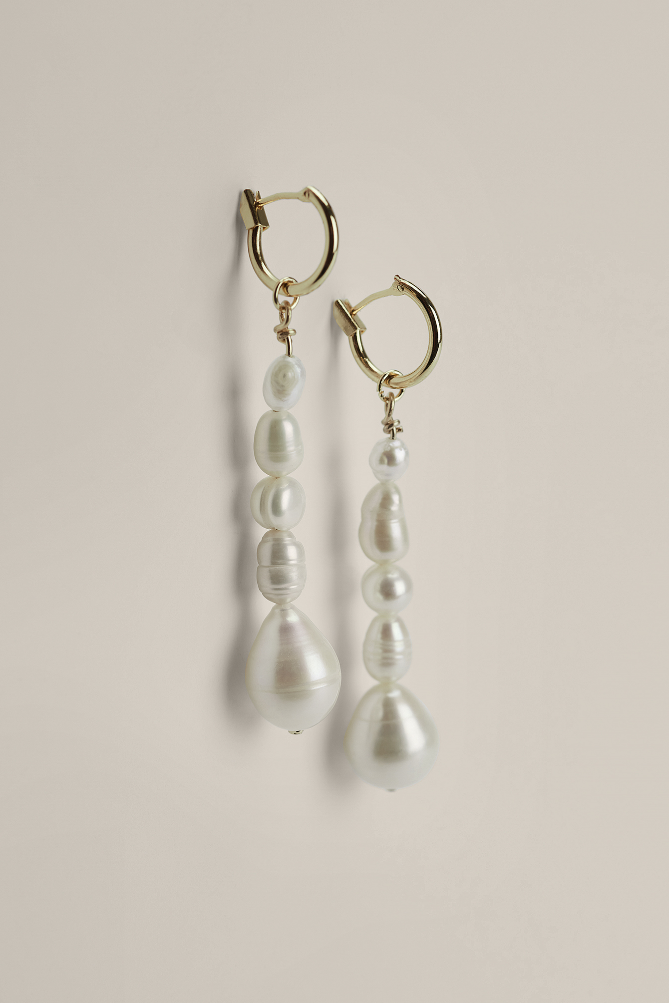 White Boucles d’oreilles pendantes en perles