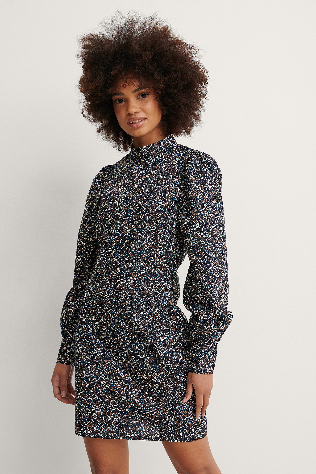 Dark Flower Robe Col Haut