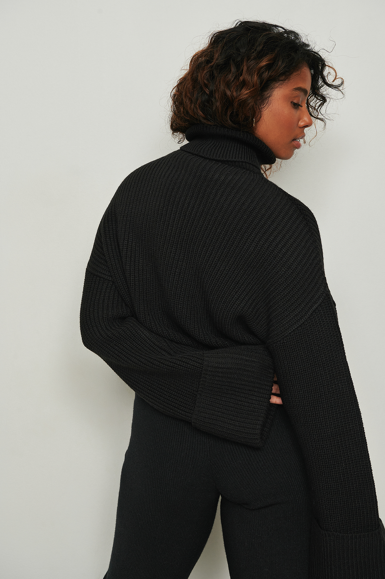 Black Pull en tricot à col montant et manches larges