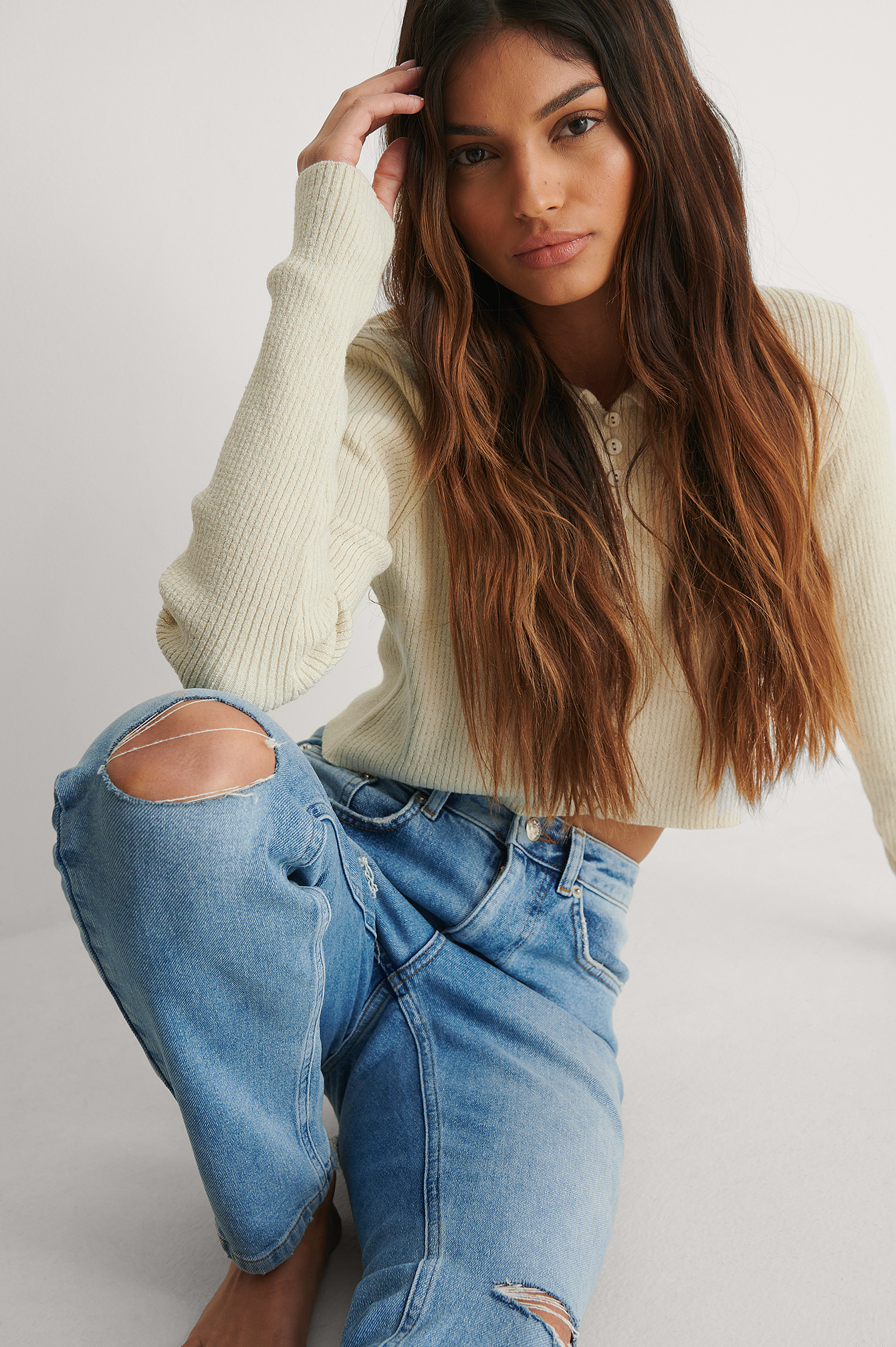 Mid Blue Biologique Jean Slim Taille Haute Et Genoux Déchirés