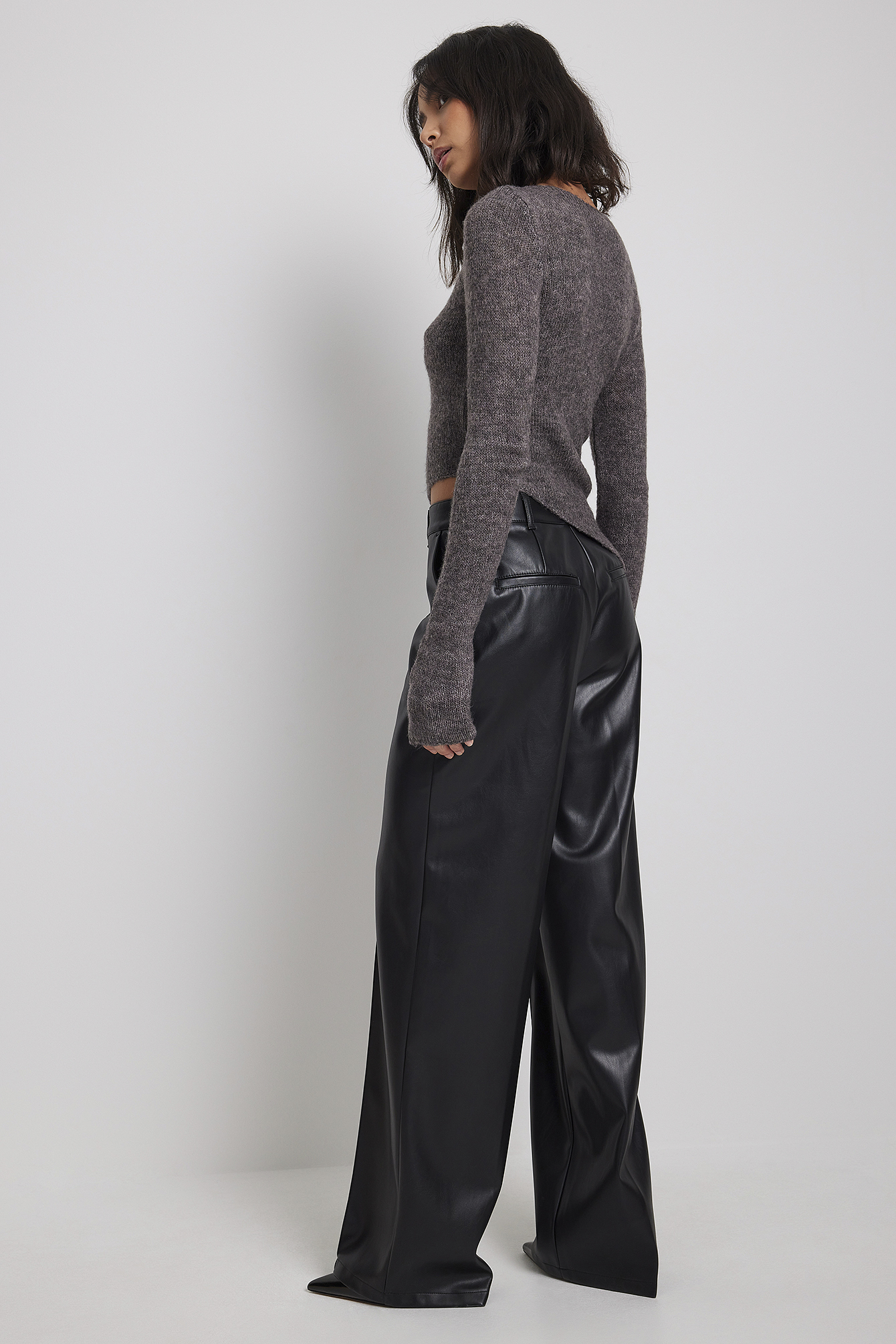 Pantalon Synthétique NA-KD en coloris Noir élégants et chinos Pantalons longs Femme Vêtements Pantalons décontractés 