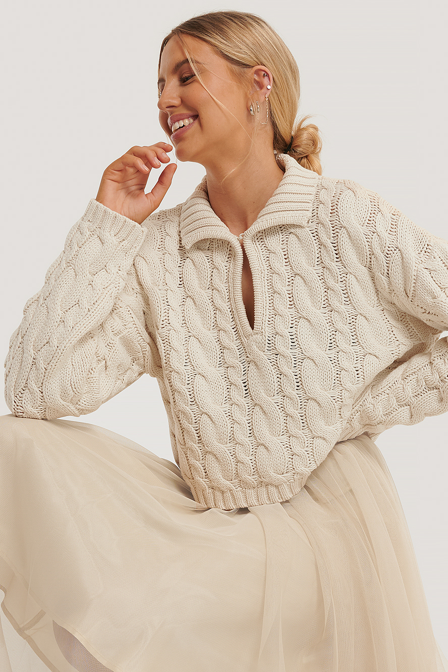 Off White Pull Court En Maille Torsadée