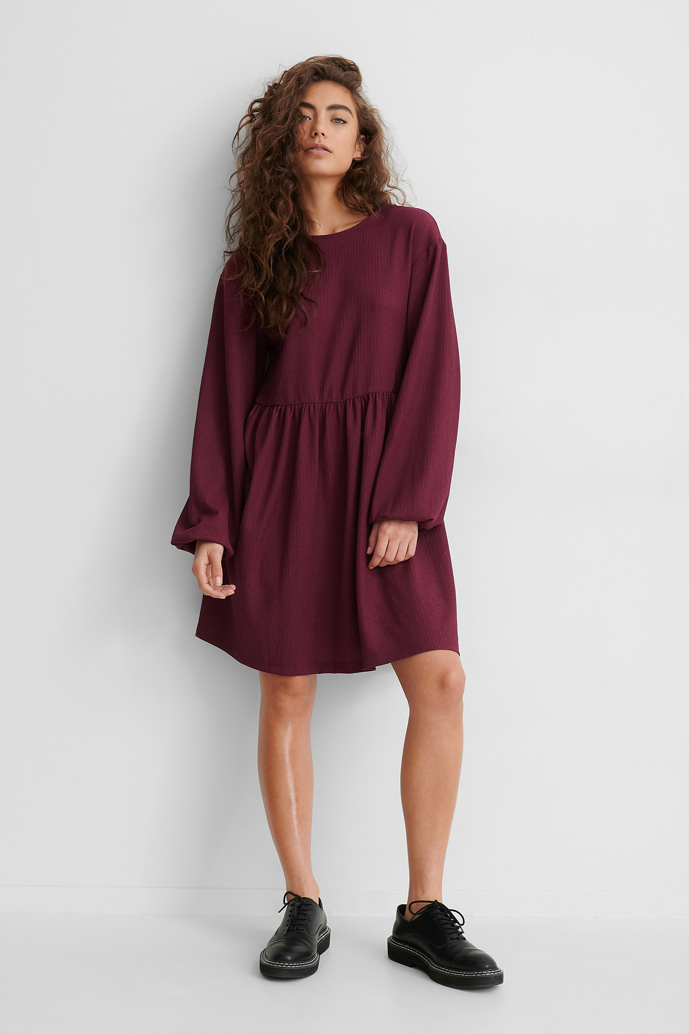 Burgundy Robe Nouée Dans Le Dos