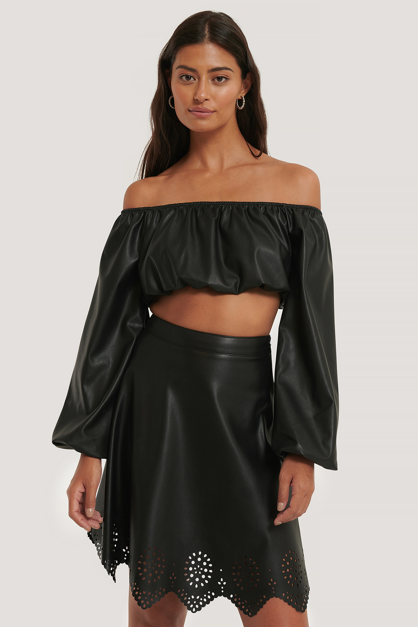 Black Haut Court En Faux Cuir À Épaules Dénudées