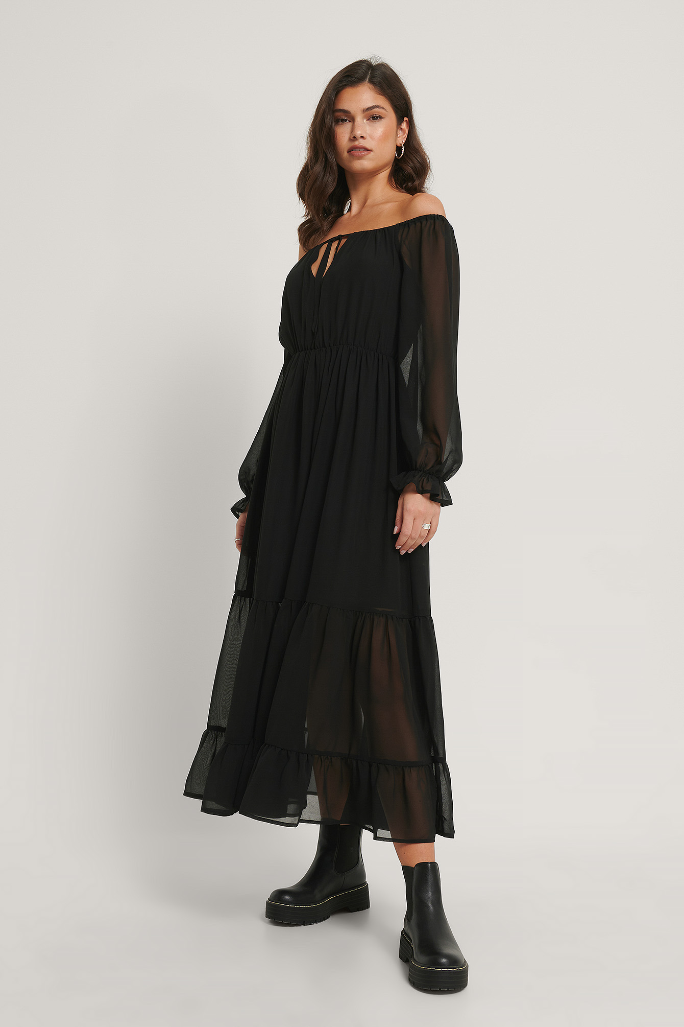 Black Robe Épaules Dénudées