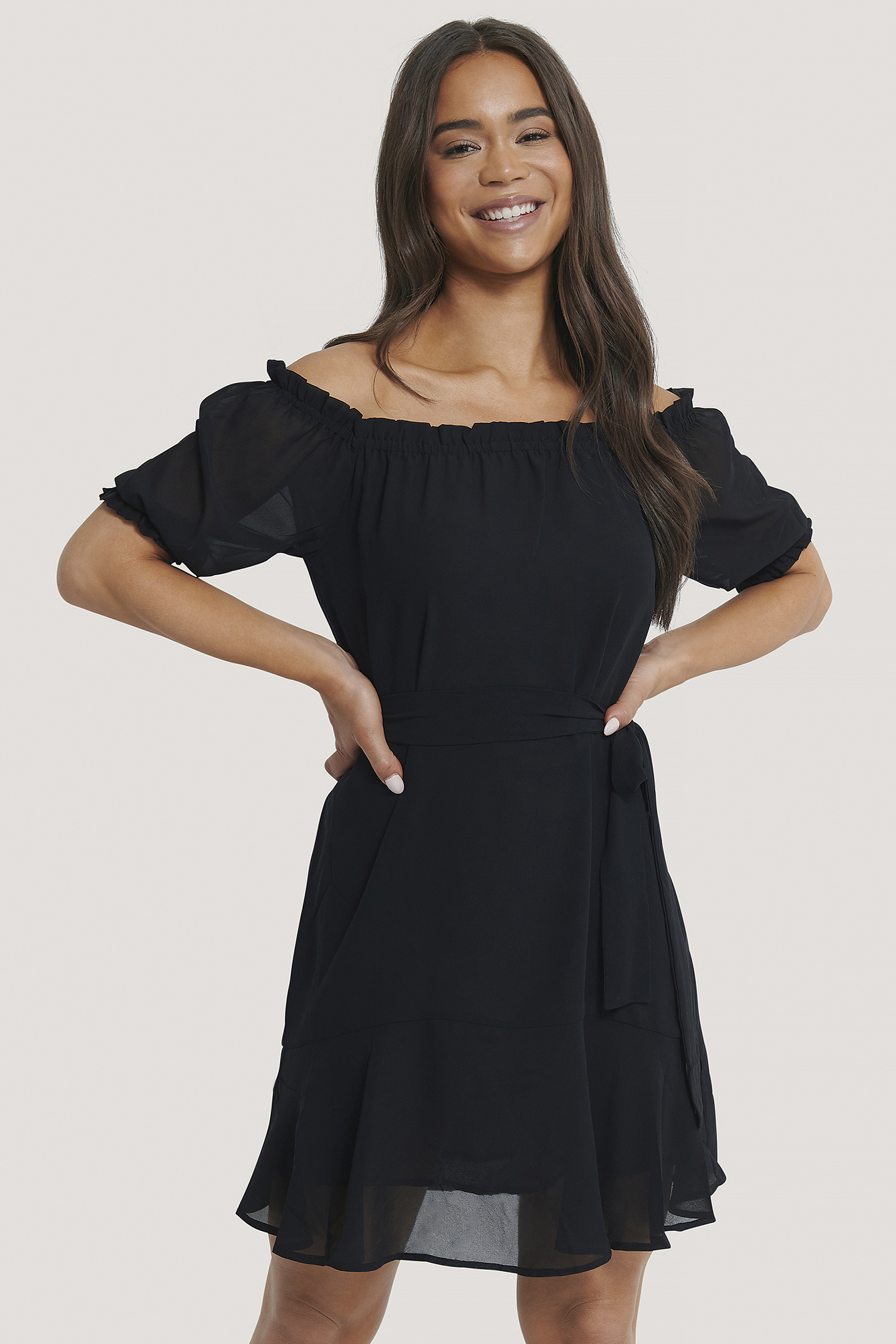 Black Robe Épaules Dénudées