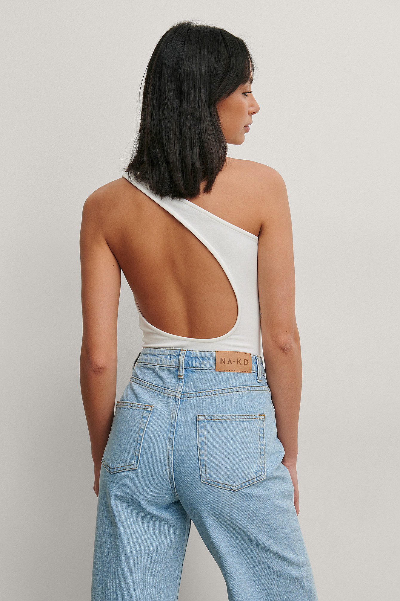 White Body Asymétrique À Dos Nu