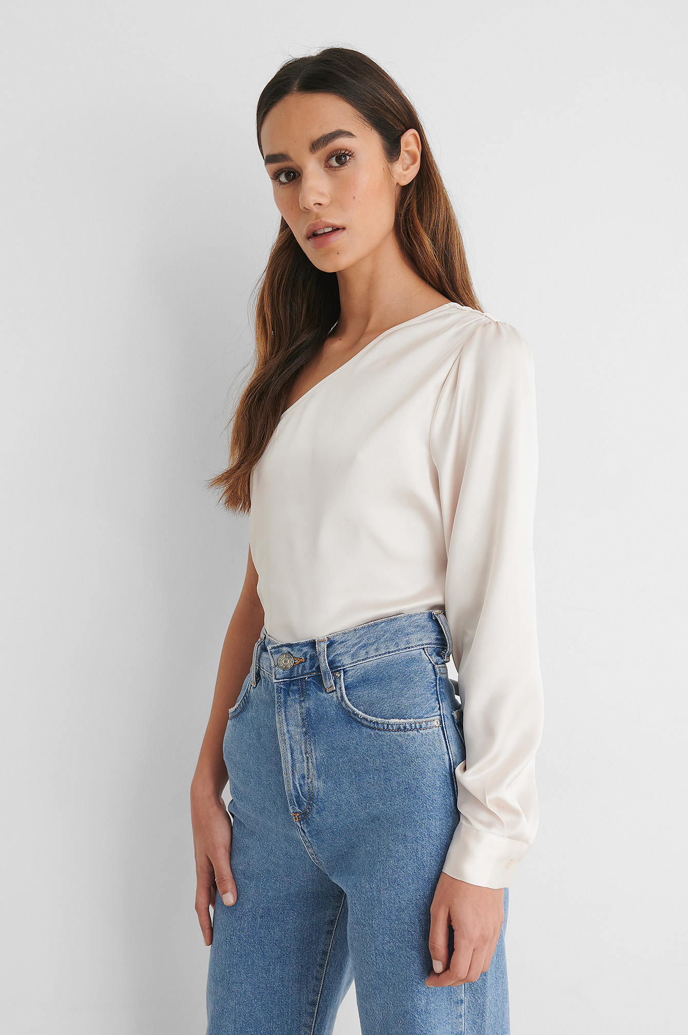 Beige Haut Une Épaule