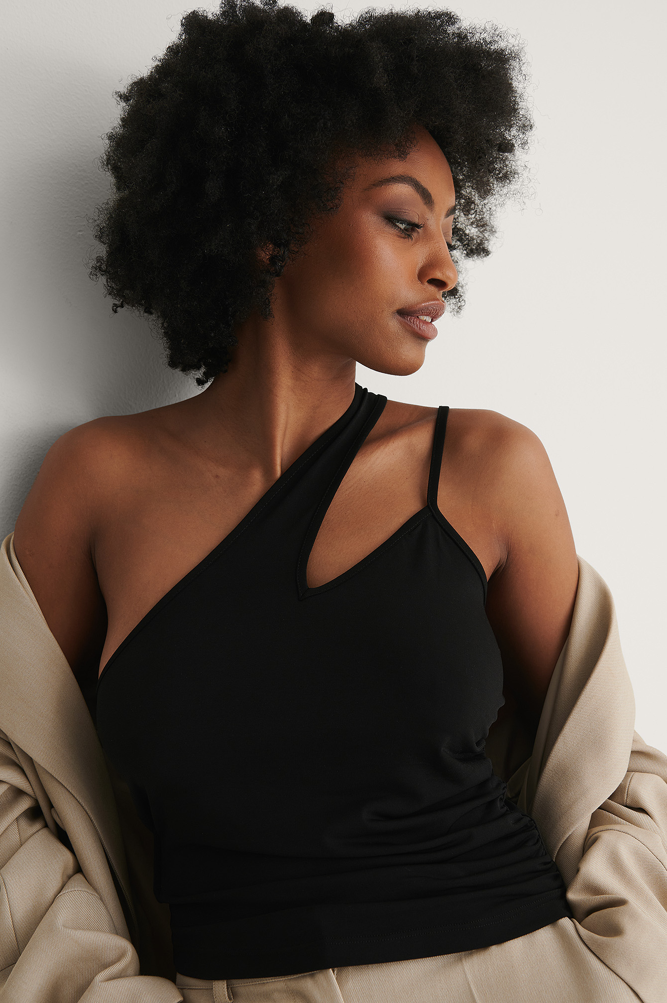 Black Haut Une Épaule