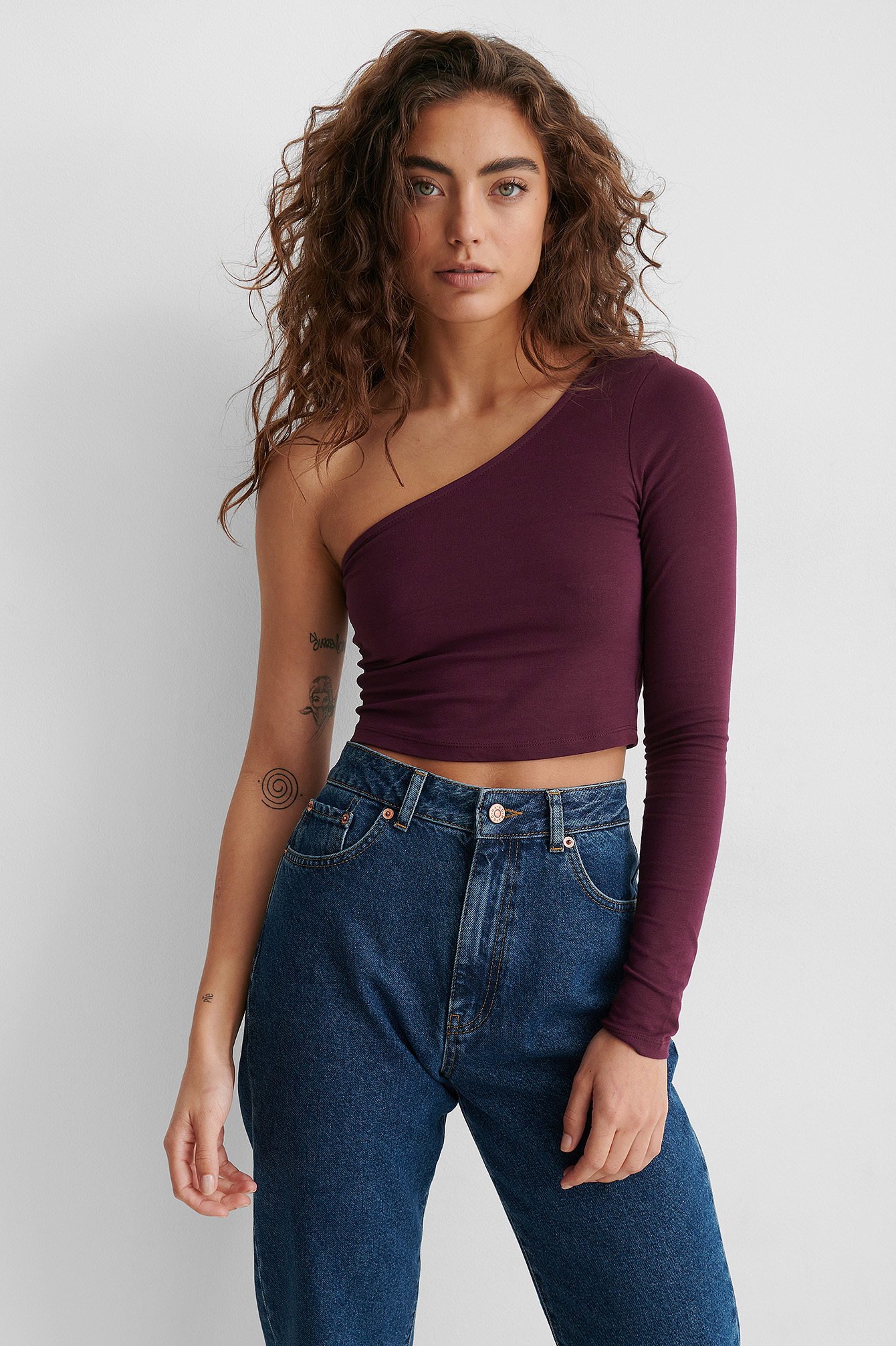 One Sleeve Crop Top Violet NAKD