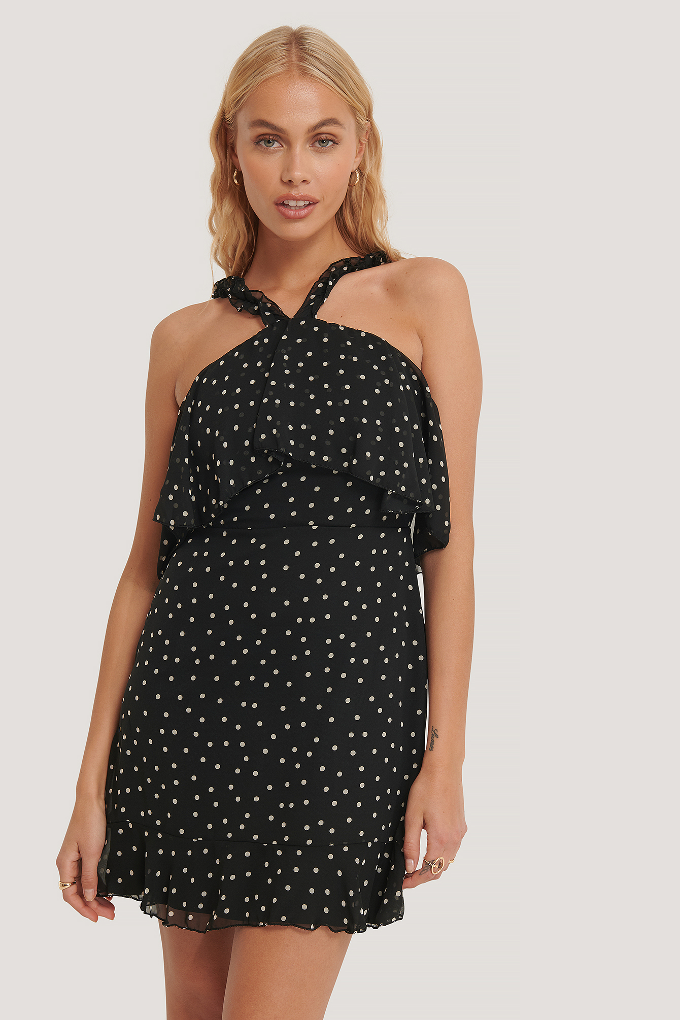 Black Robe Mini Col Montant À Pois