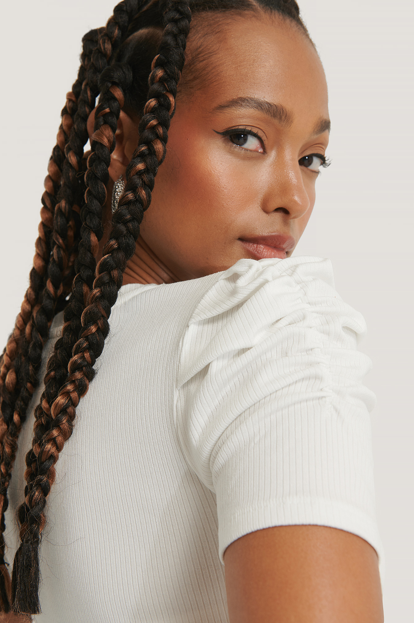 Offwhite Haut Froncé À Manches Bouffantes