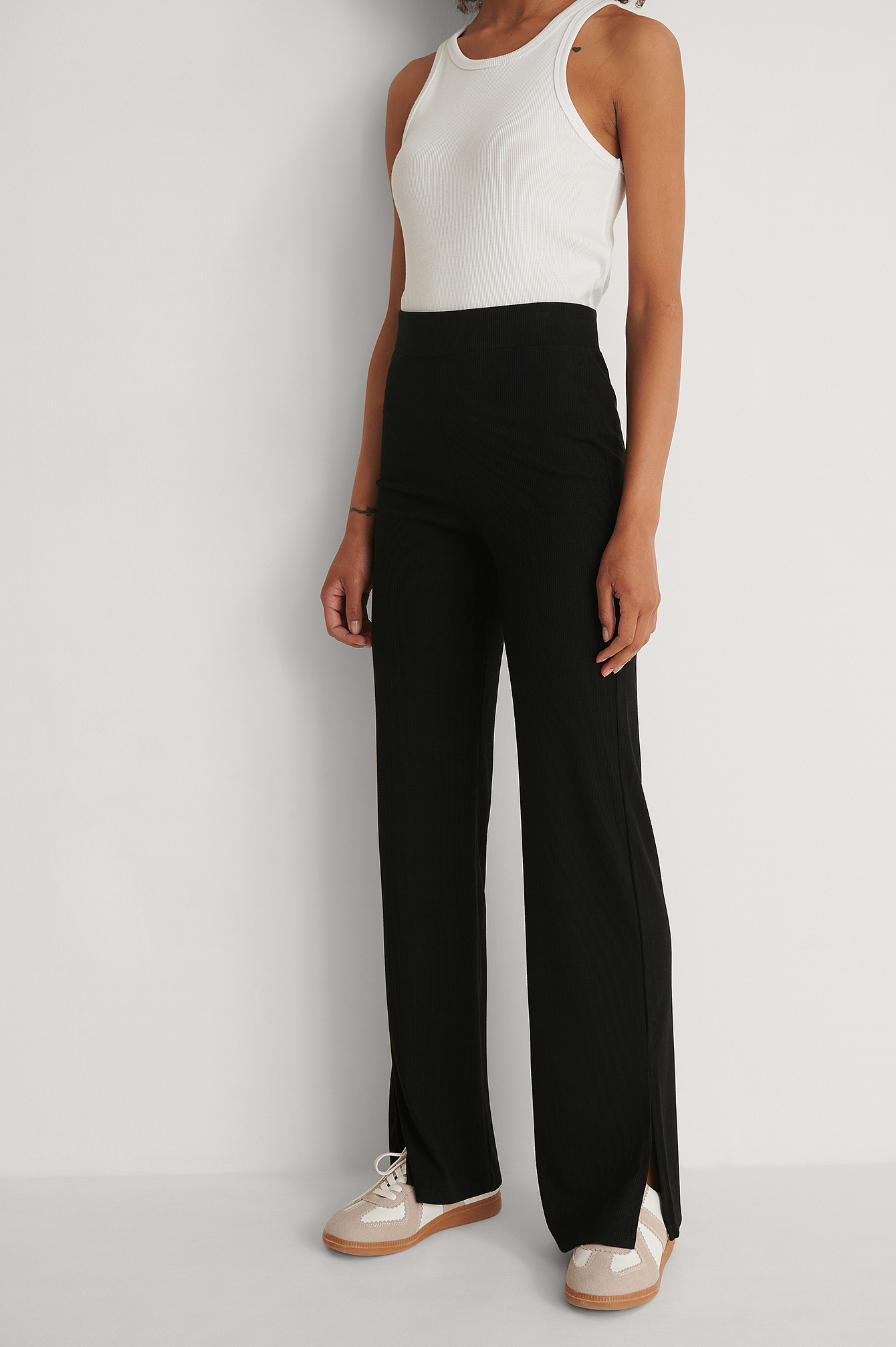 Pantalon fluide femme : indispensable chez NA-KD | na-kd.fr