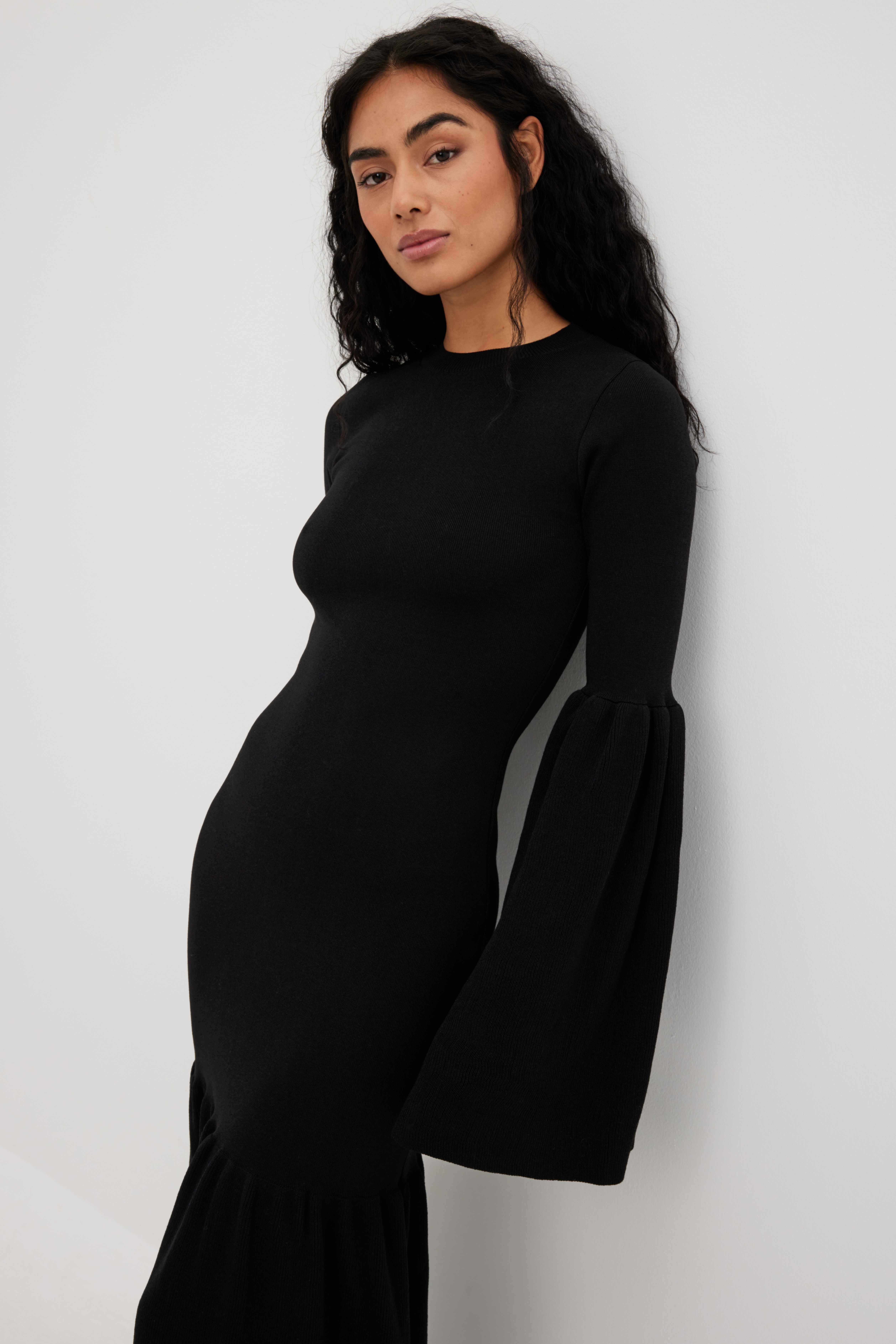 Robe volantée en maille côtelée Noir
