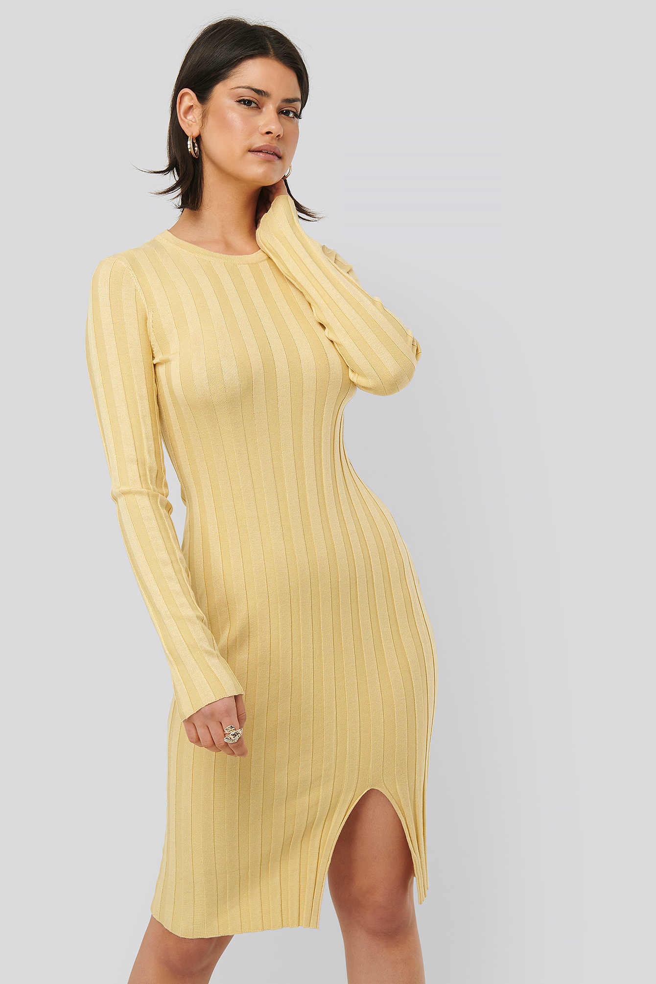 Dusty Yellow Robe Midi Côtelée