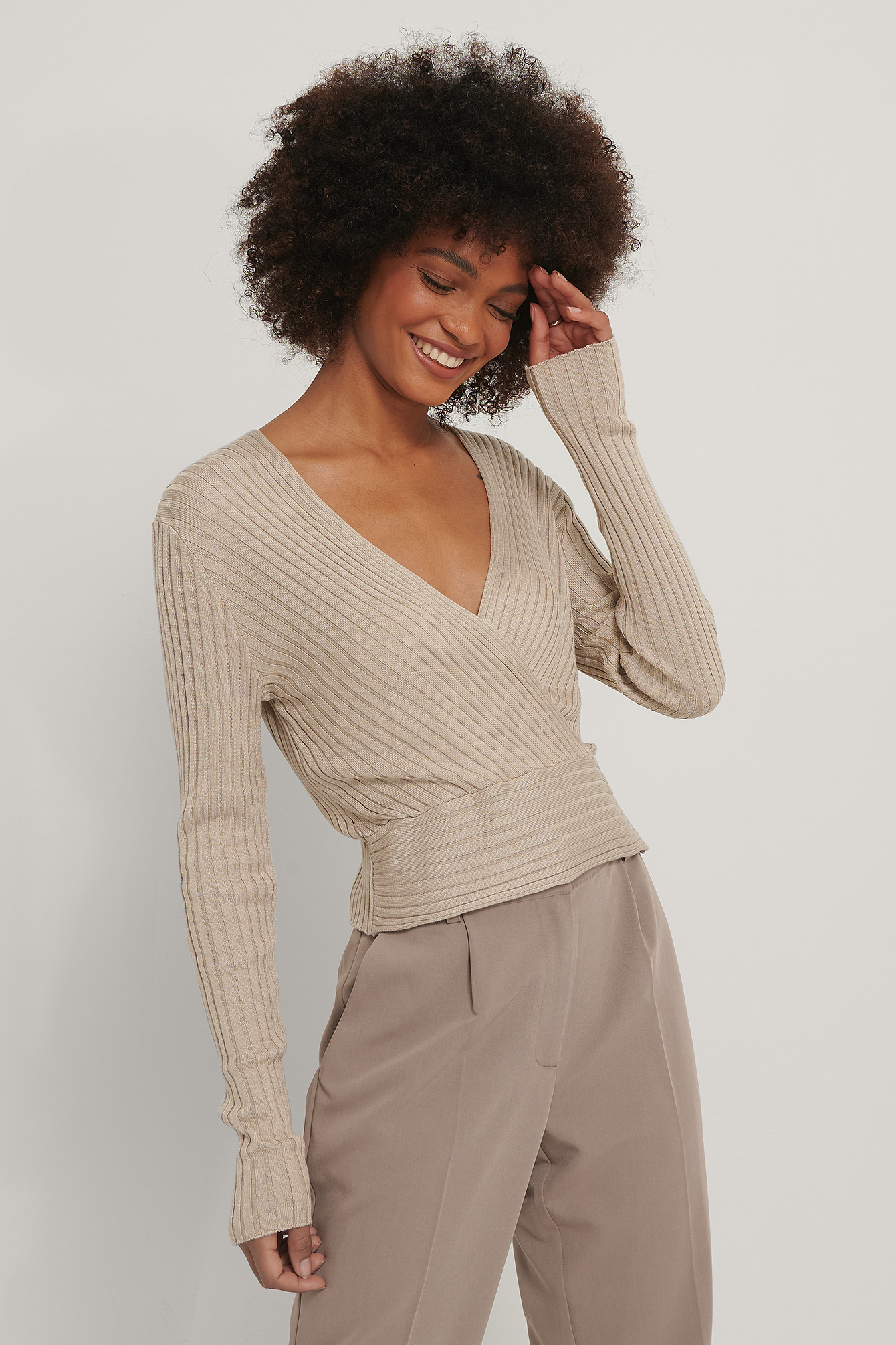 Light Beige Pull Cache-Coeur En Maille Côtelée