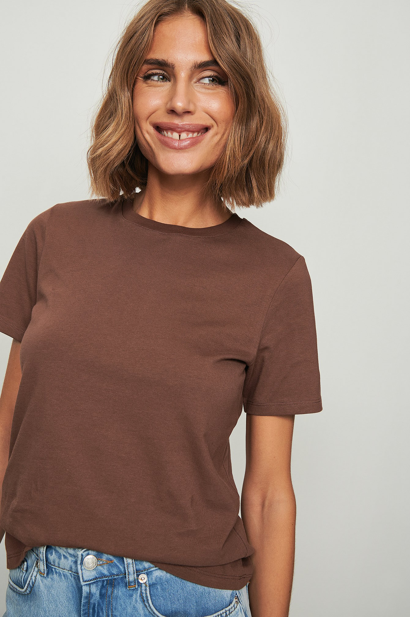 Brown T-shirt à col rond en coton biologique