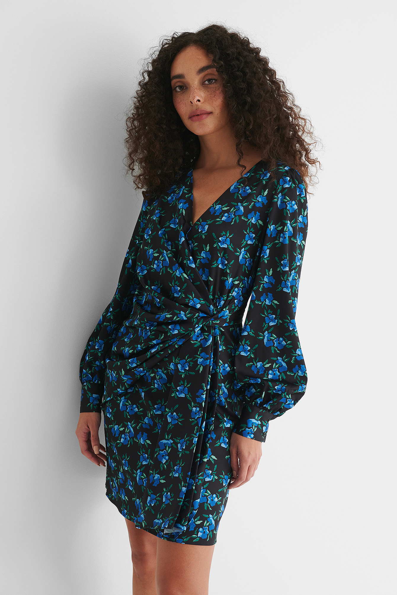 Blue Flower Recyclée Robe Cache-coeur En Satin