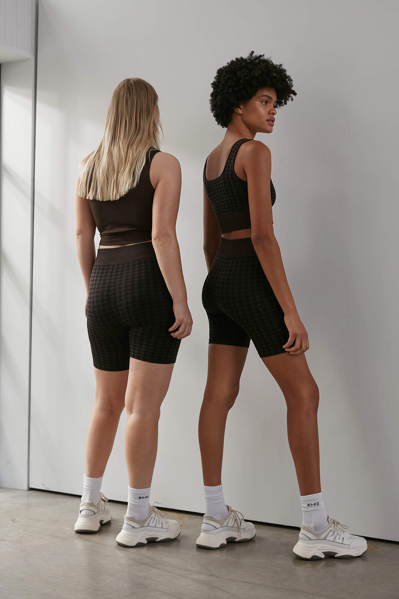 Black/Brown Sans Couture Short