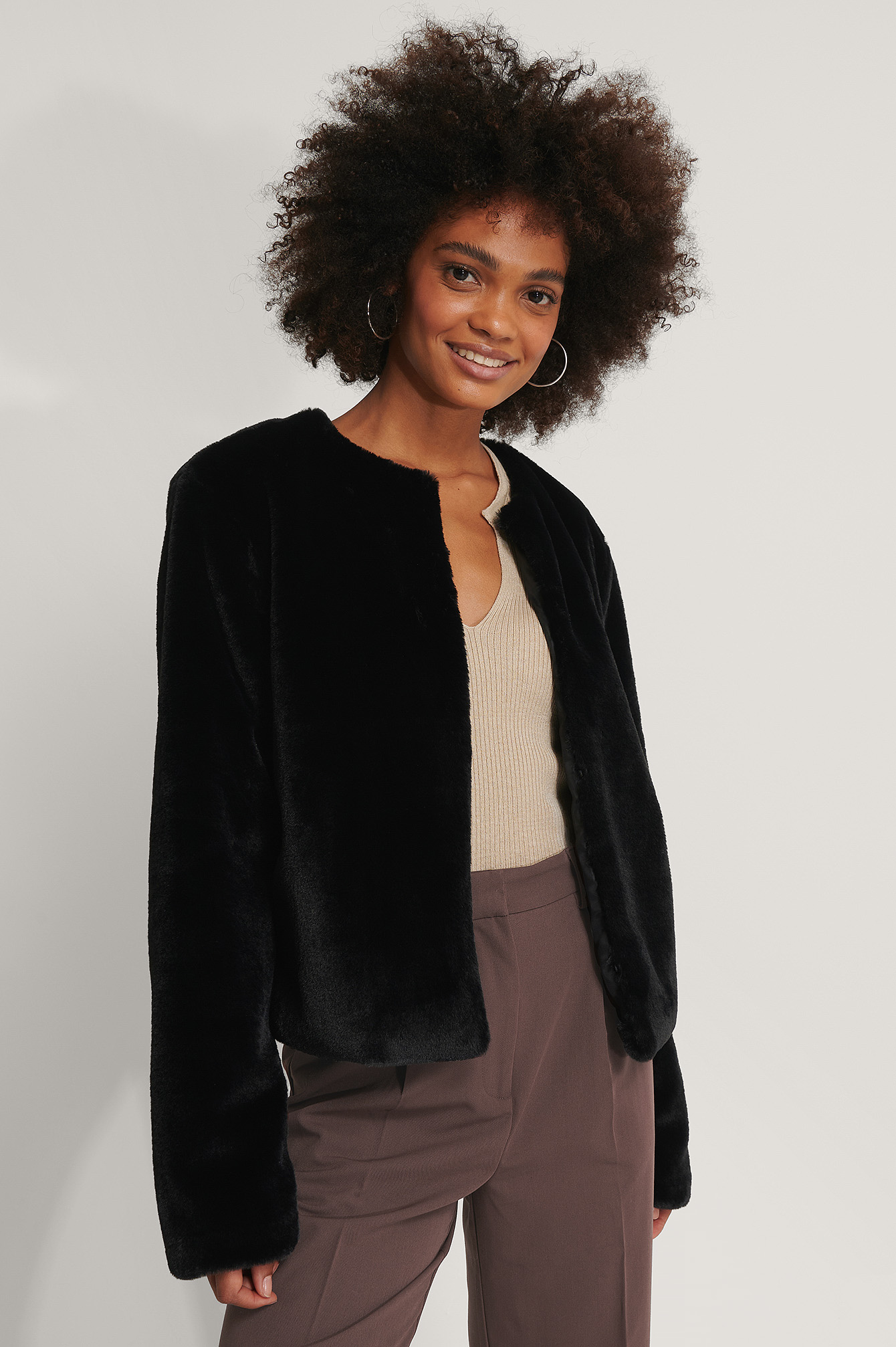 Black Veste Courte En Fausse Fourrure